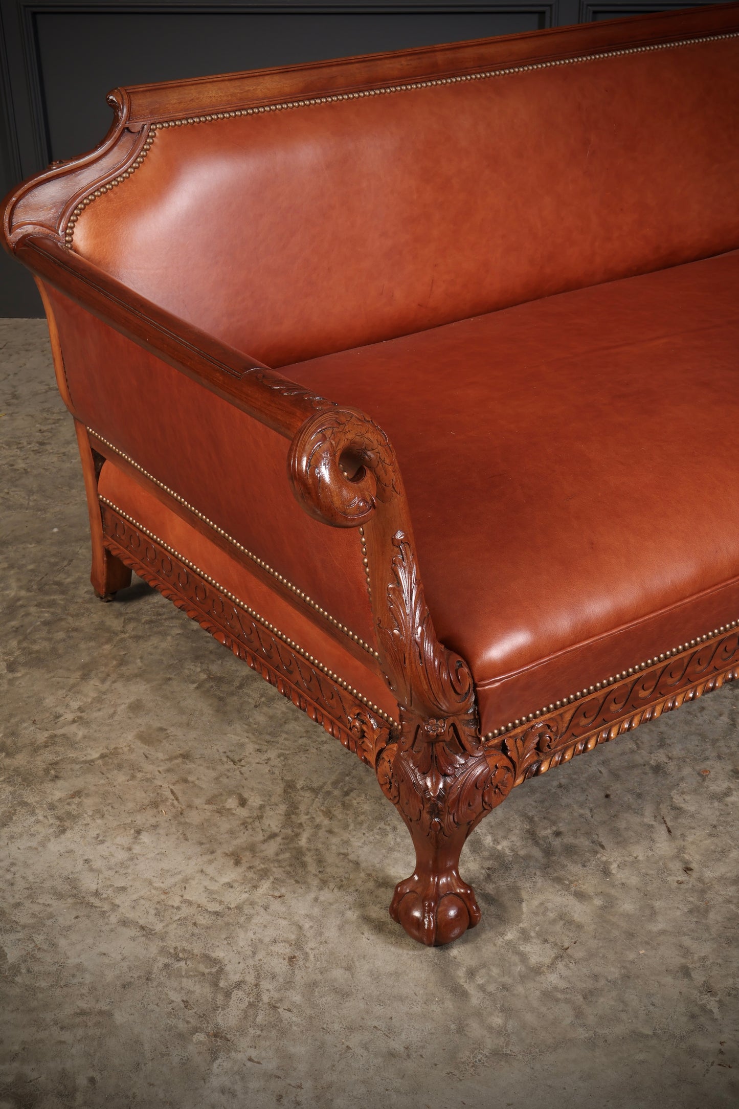 Magnificent Quality Mahogany & Leather Suite
