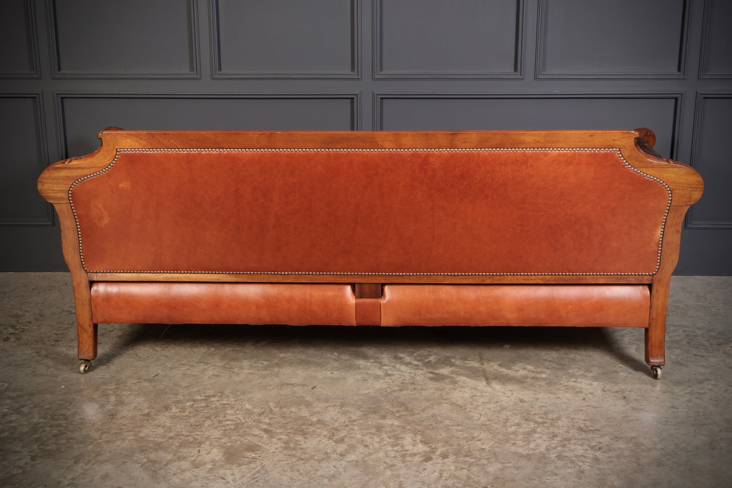 Magnificent Quality Mahogany & Leather Suite