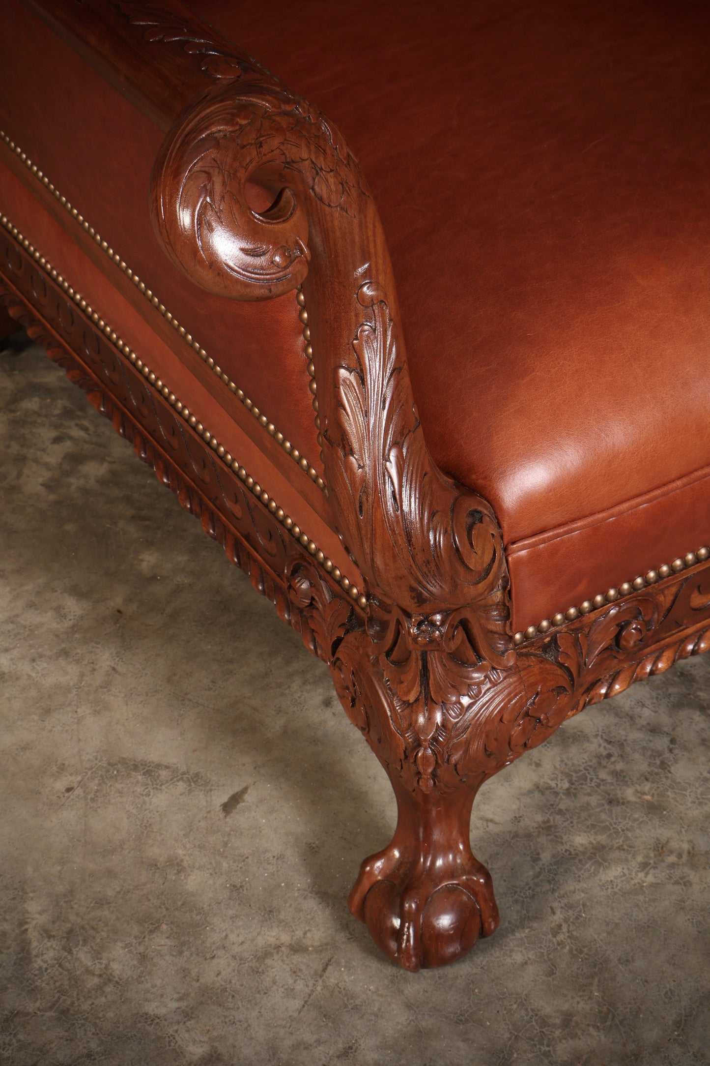 Magnificent Quality Mahogany & Leather Suite