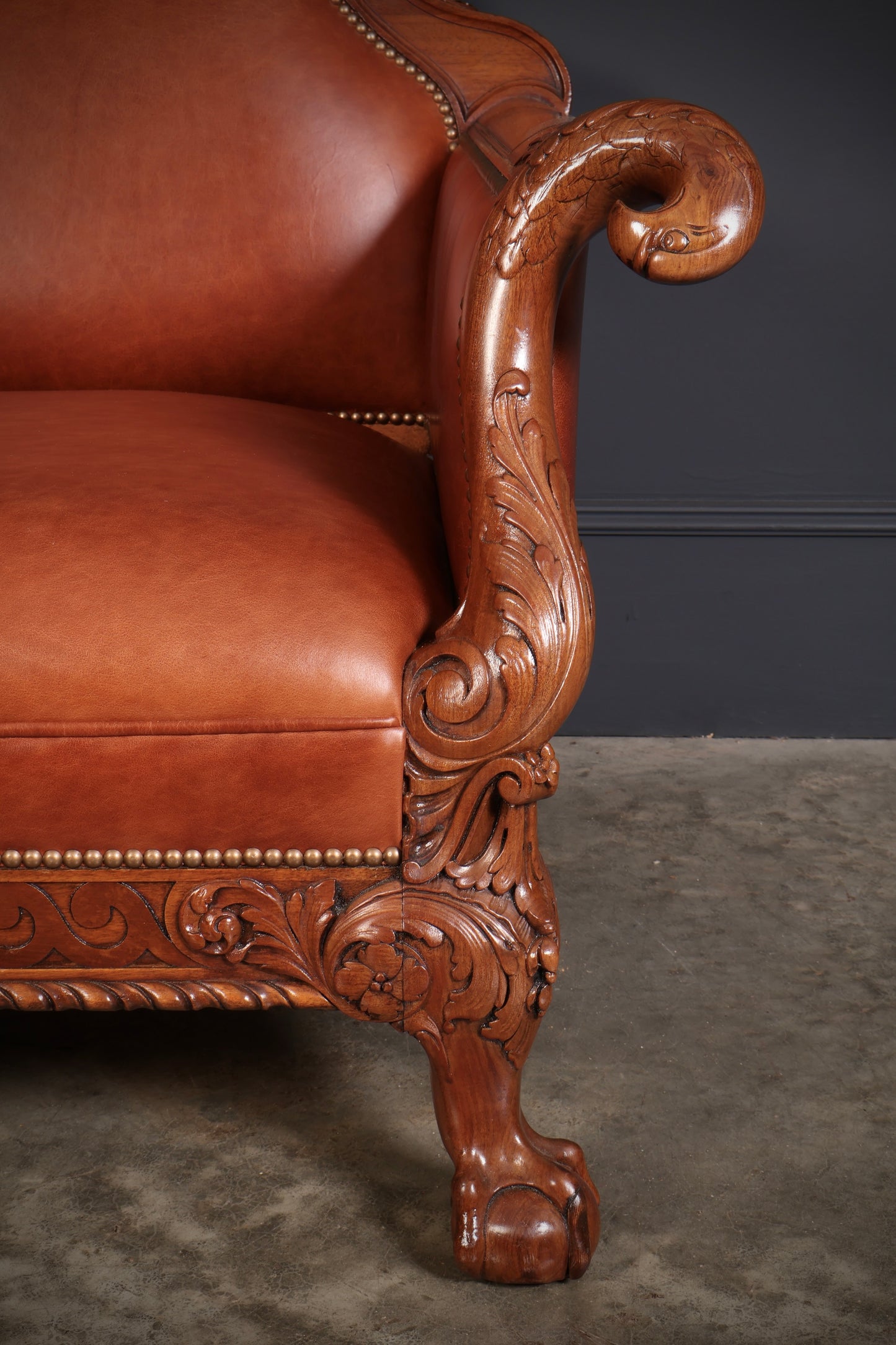 Magnificent Quality Mahogany & Leather Suite