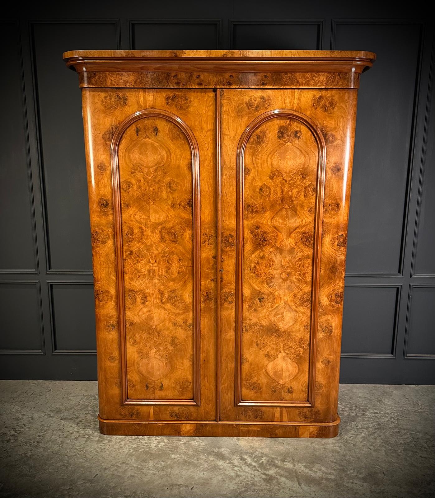 Superb Victorian Figured Walnut Wardrobe