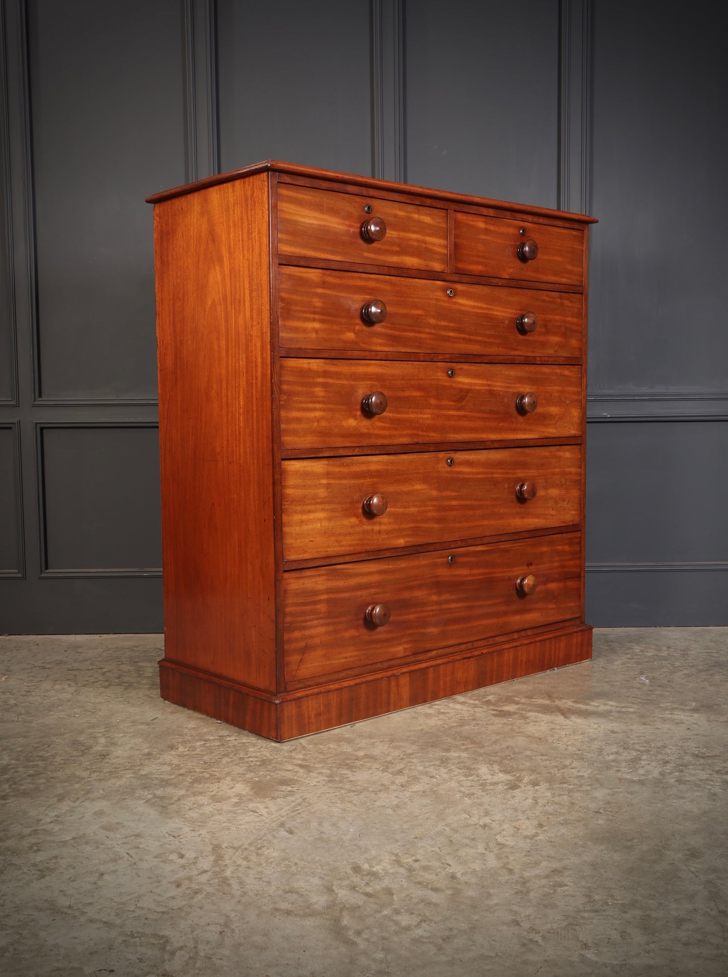 Large William IV Mahogany Chest of Drawers