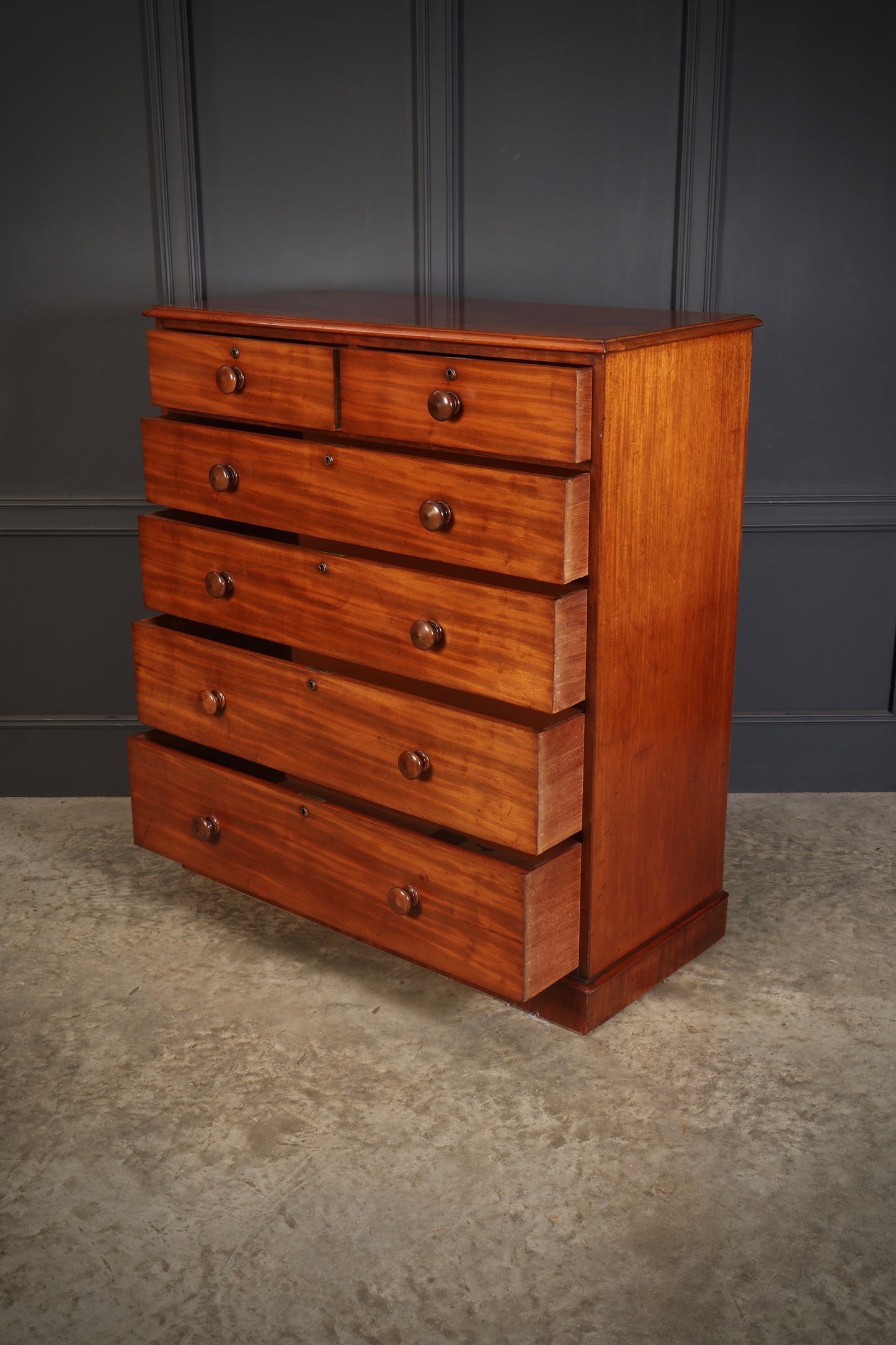 Large William IV Mahogany Chest of Drawers