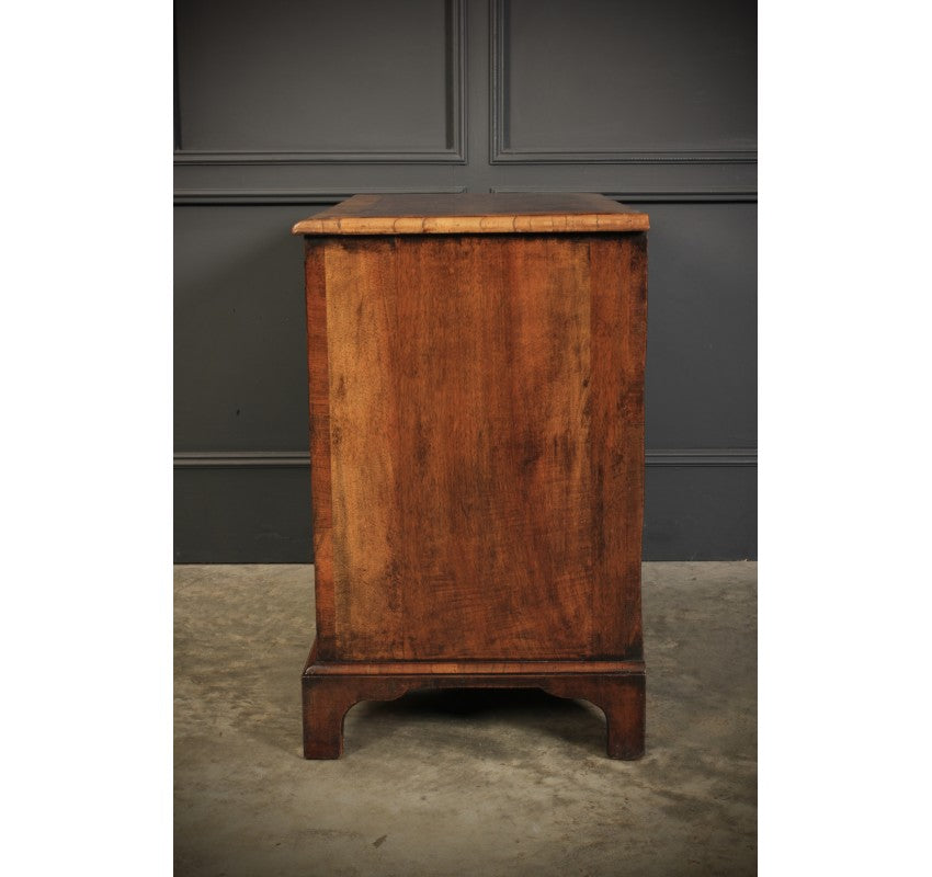 17th Century Oyster Veneered Laburnum Desk / Dressing Table/