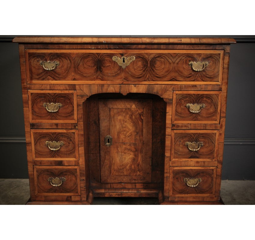 17th Century Oyster Veneered Laburnum Desk / Dressing Table/