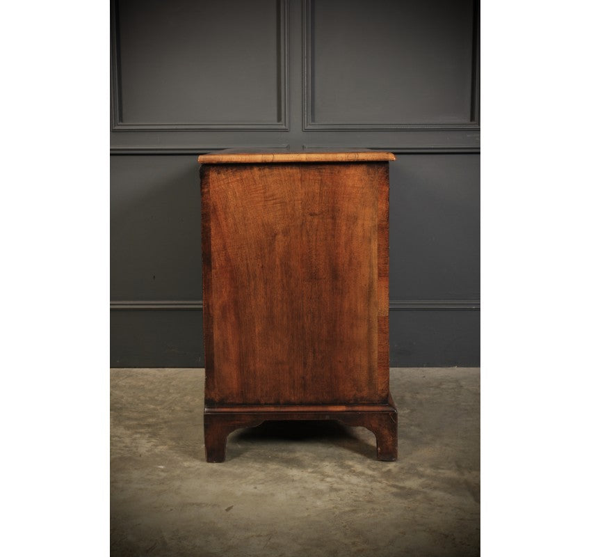 17th Century Oyster Veneered Laburnum Desk / Dressing Table/