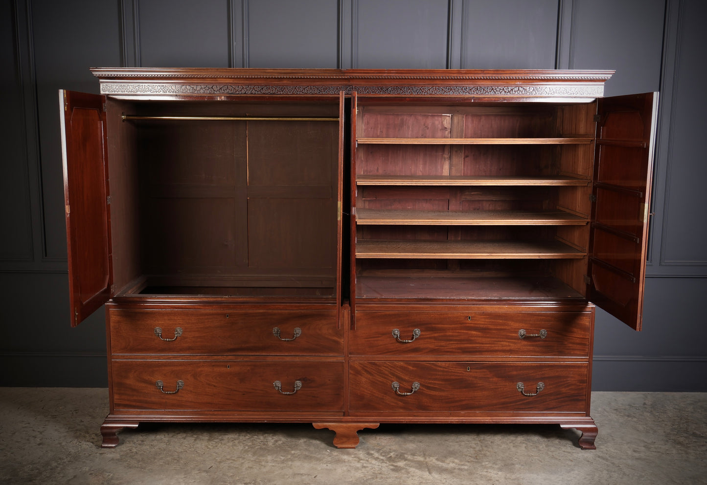 4 Door Mahogany Linen Press Wardrobe