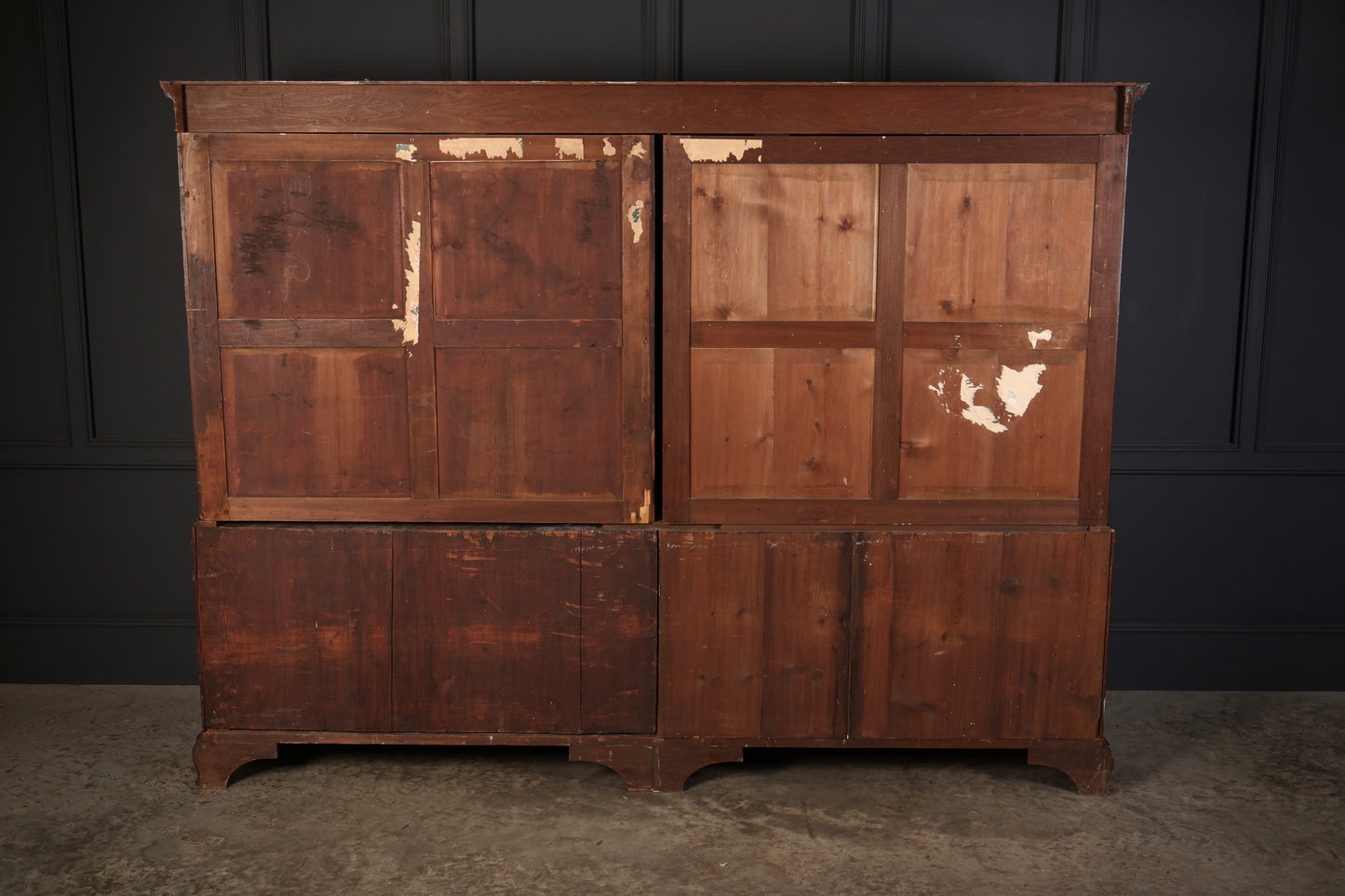 4 Door Mahogany Linen Press Wardrobe