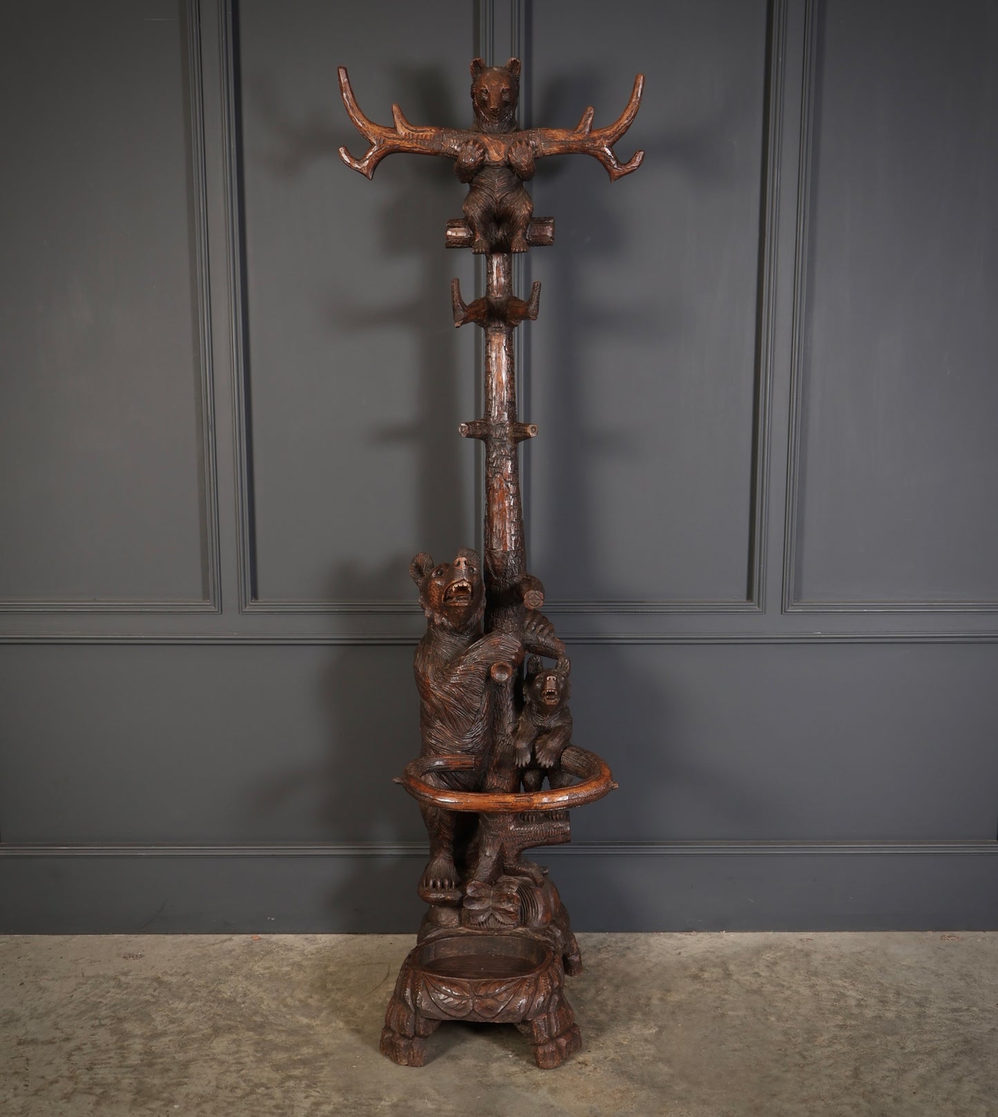 Black Forest Bear Hallstand