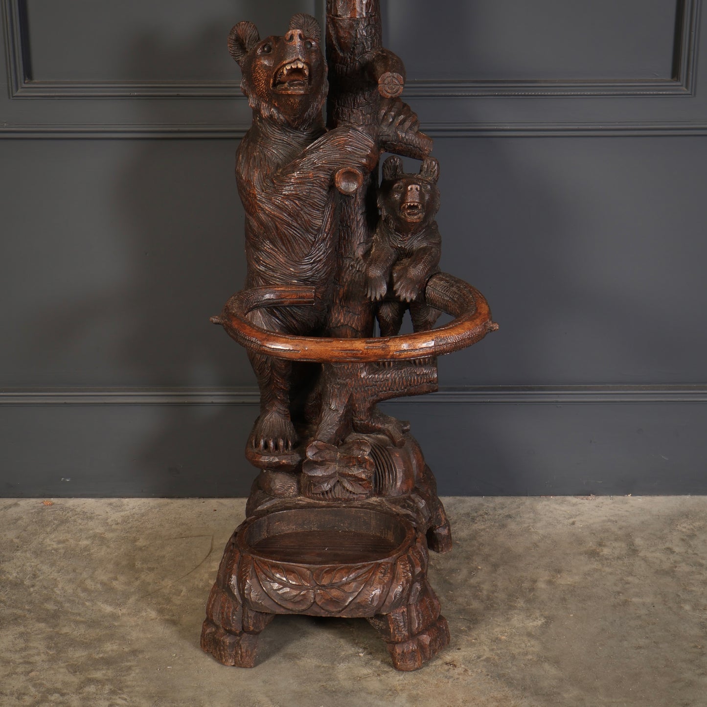 Black Forest Bear Hallstand