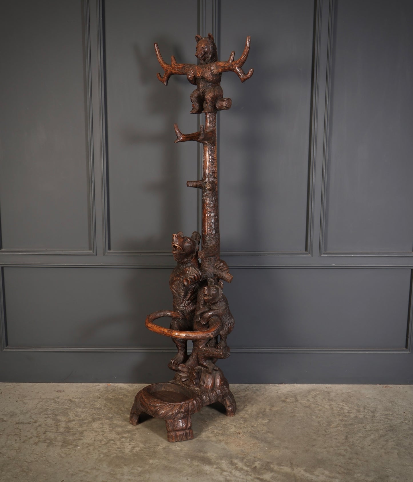 Black Forest Bear Hallstand