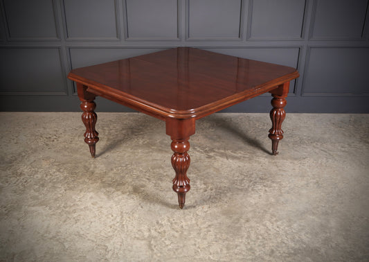 Early Victorian Mahogany Extending Dining Table