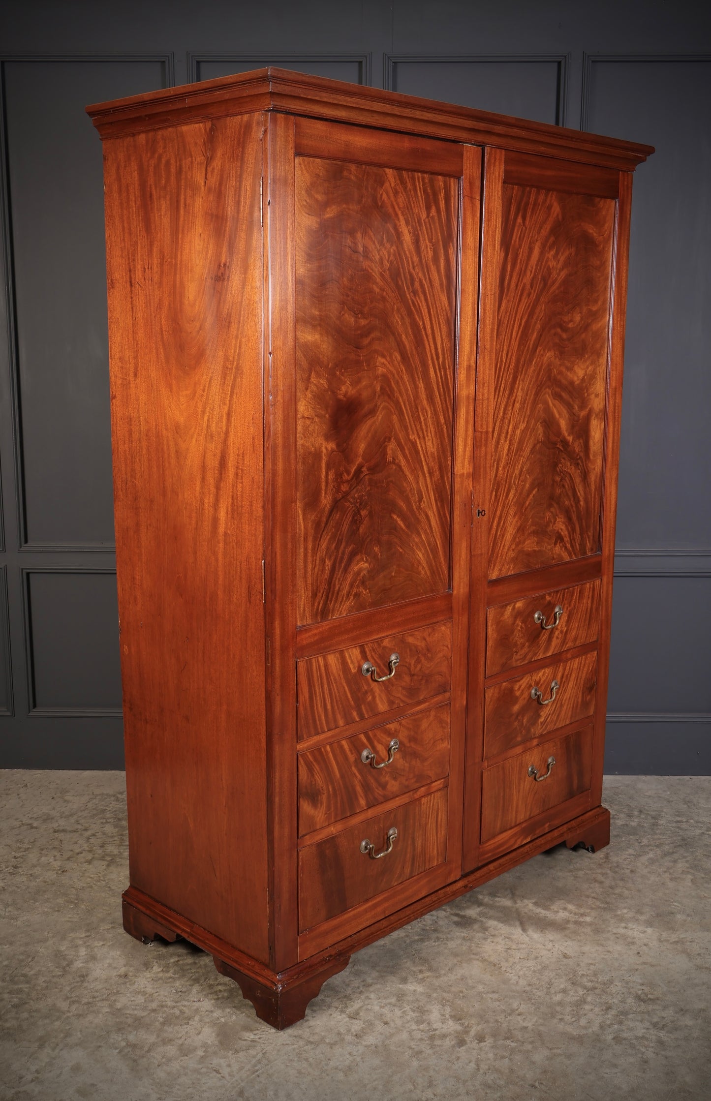 Georgian Flame Mahogany Wardrobe