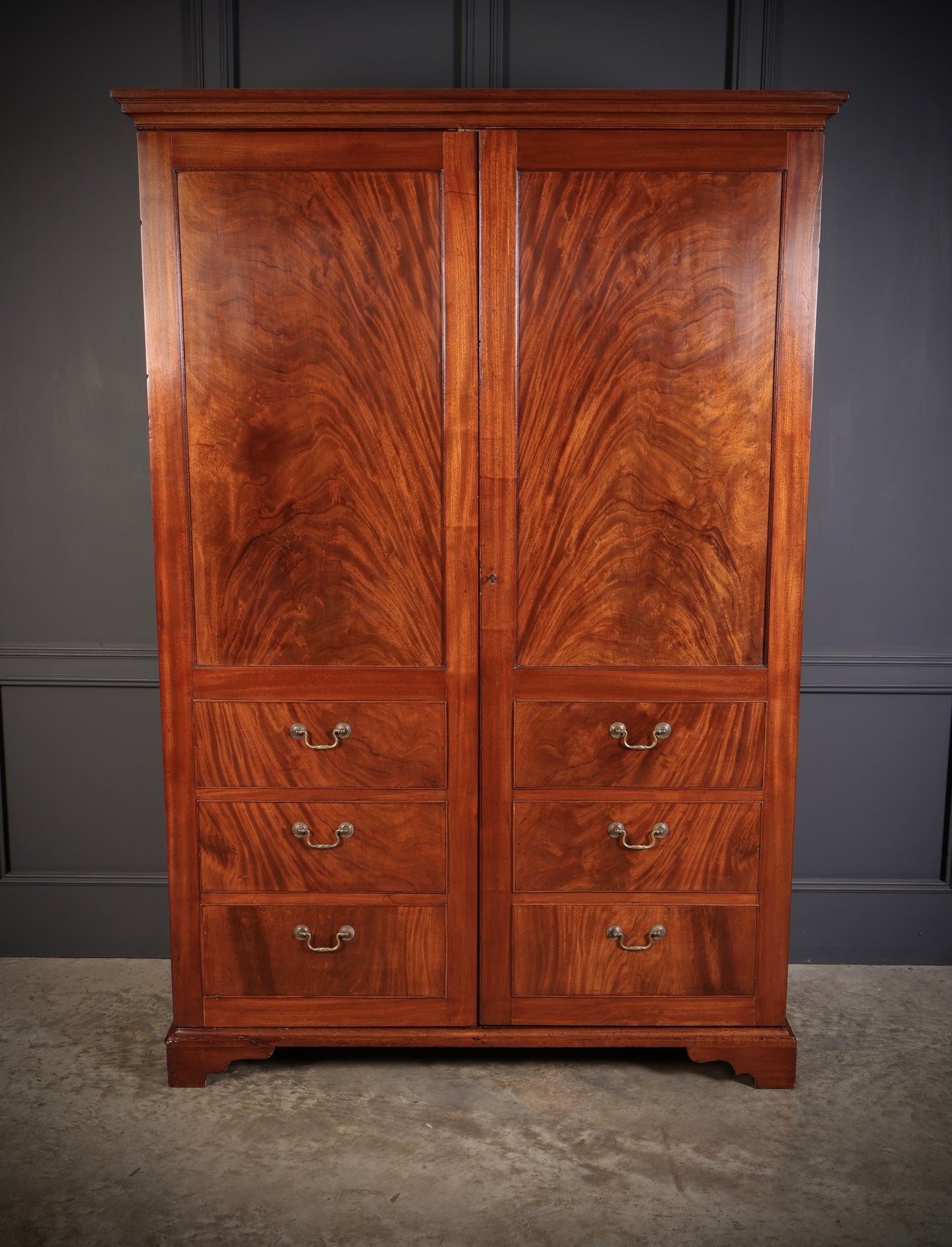 Georgian Flame Mahogany Wardrobe