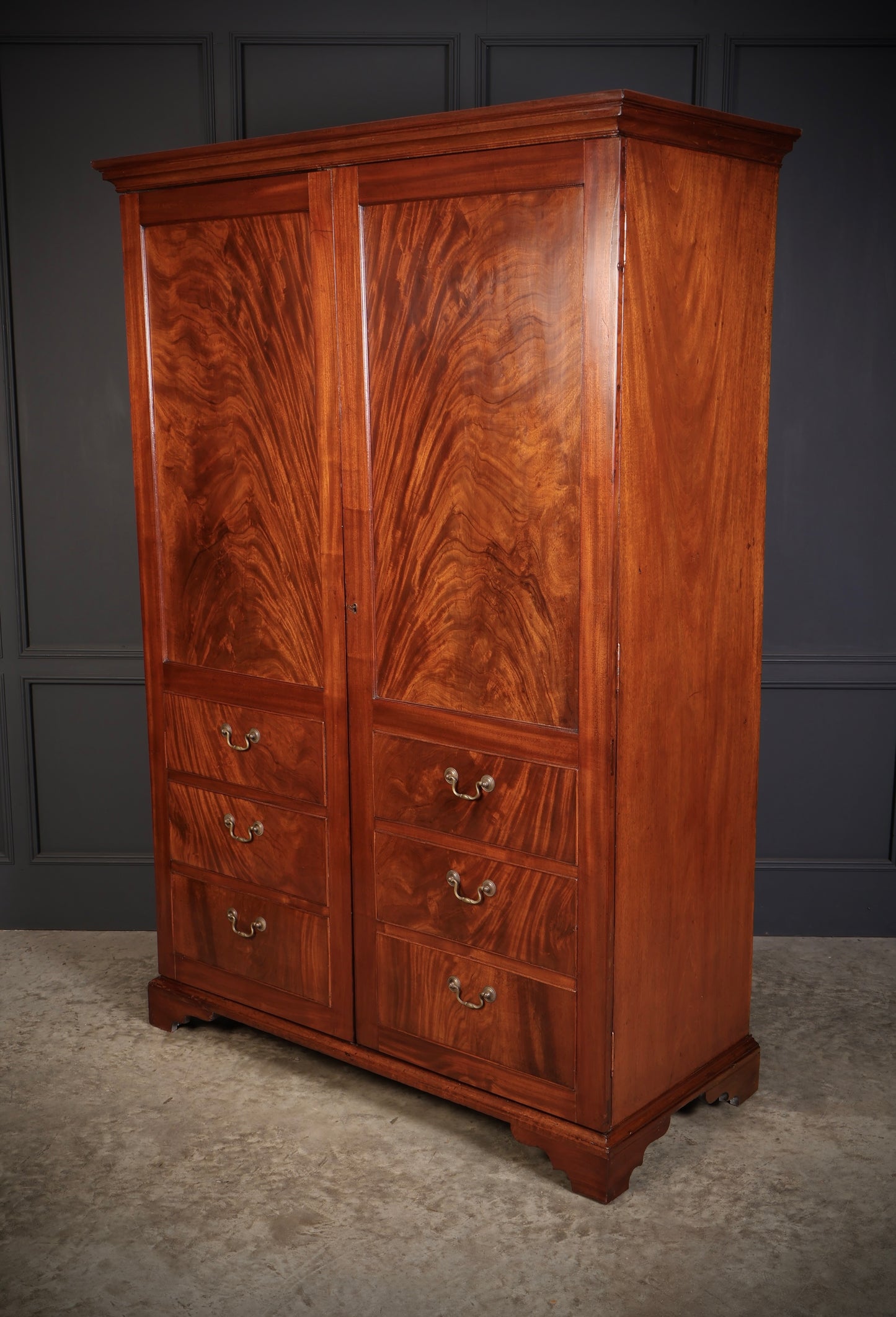 Georgian Flame Mahogany Wardrobe