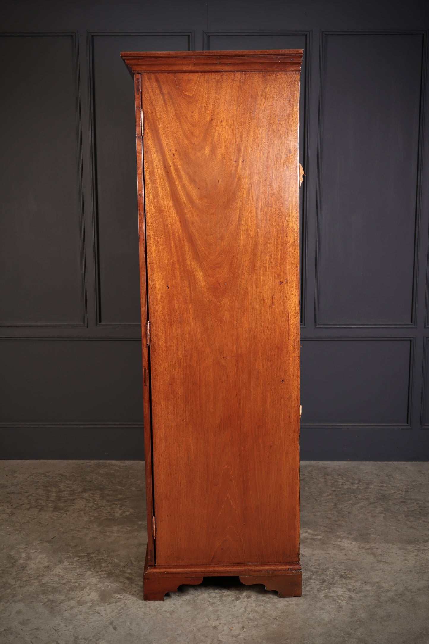 Georgian Flame Mahogany Wardrobe