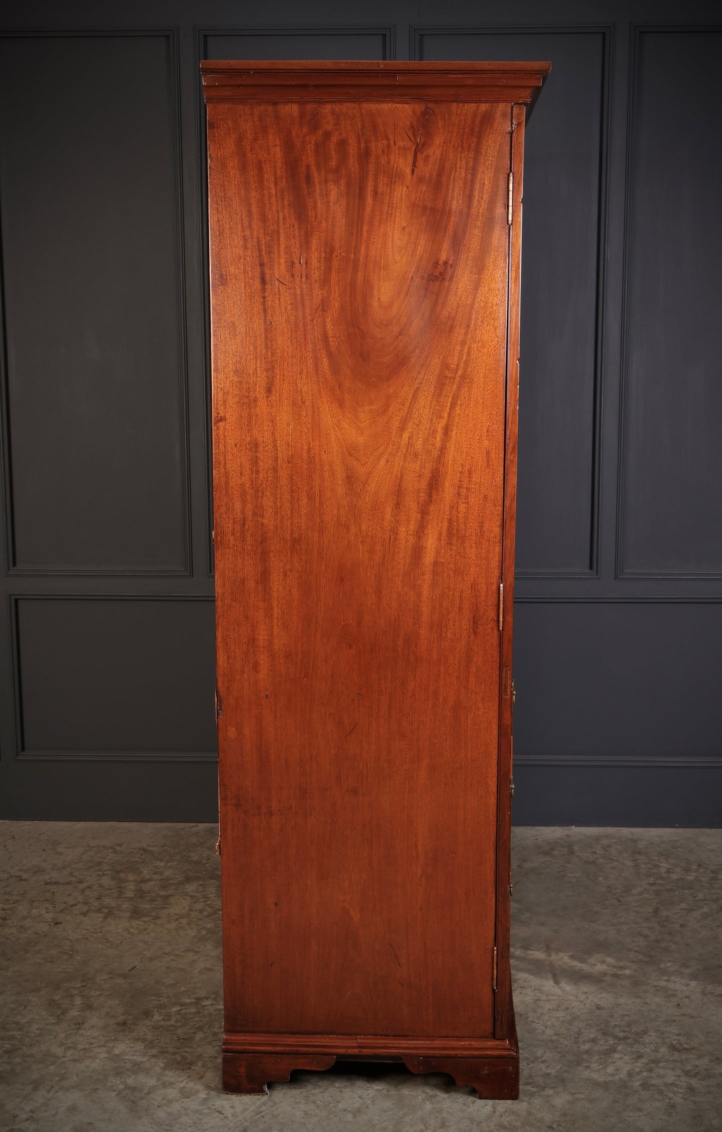 Georgian Flame Mahogany Wardrobe