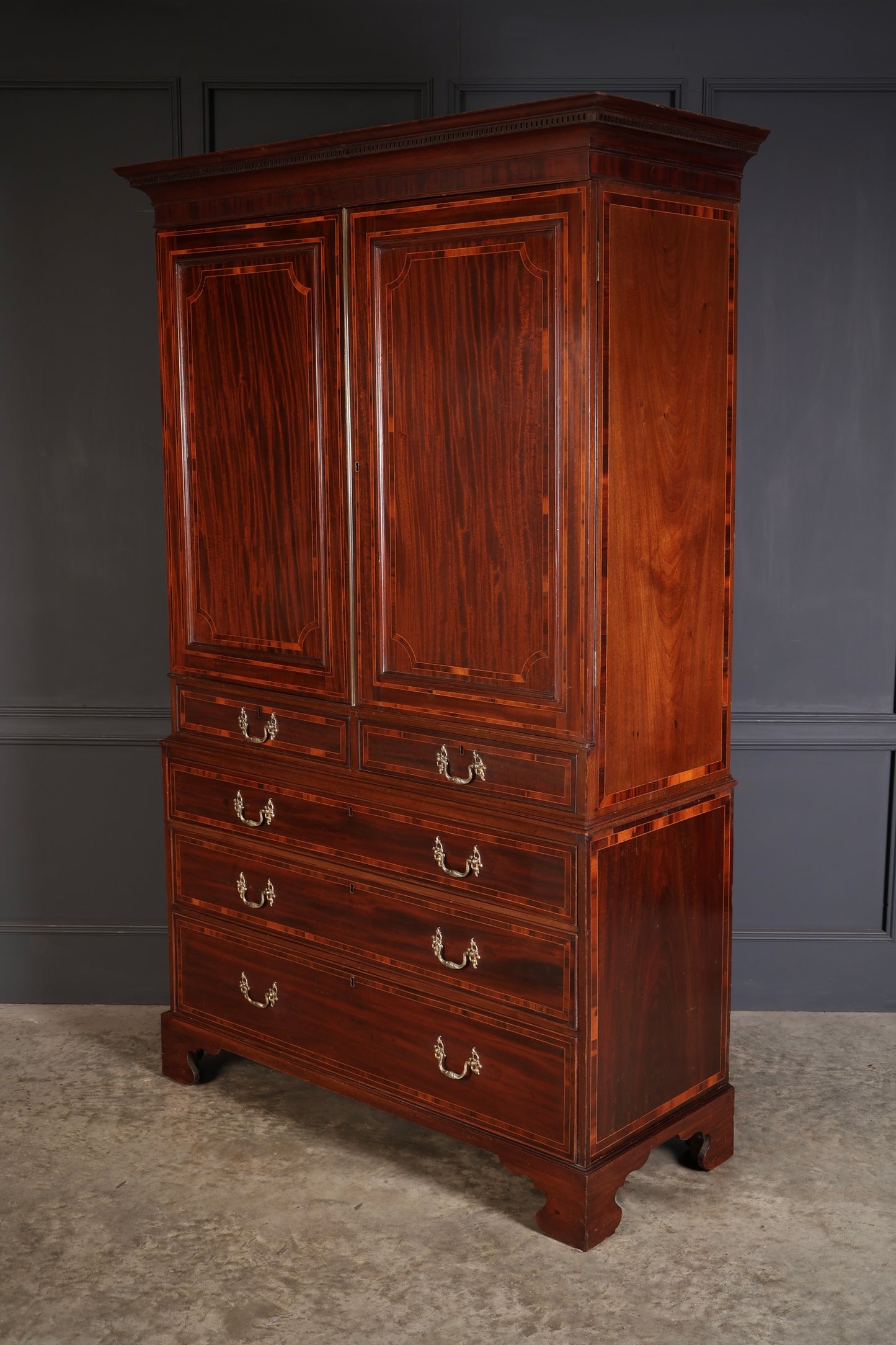 Georgian Inlaid Mahogany Gentlemans Wardrobe