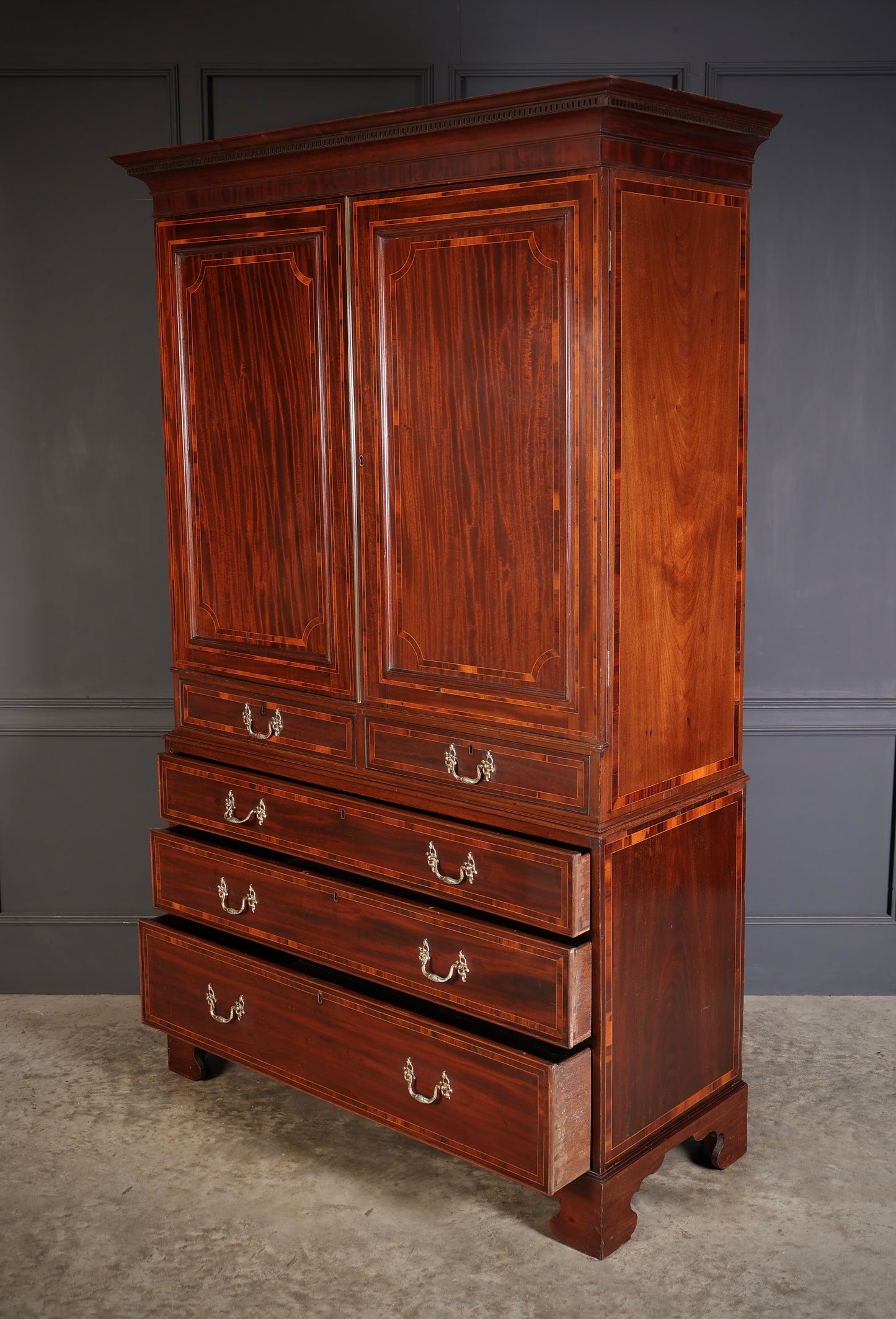 Georgian Inlaid Mahogany Gentlemans Wardrobe