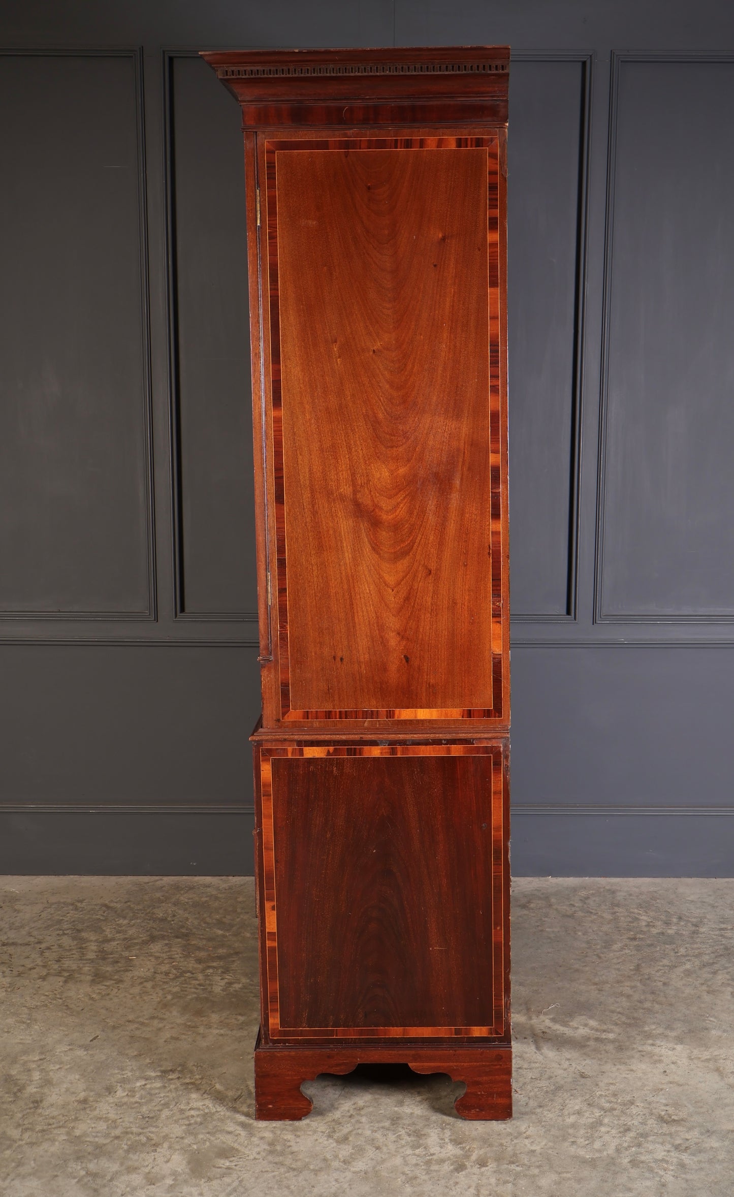 Georgian Inlaid Mahogany Gentlemans Wardrobe