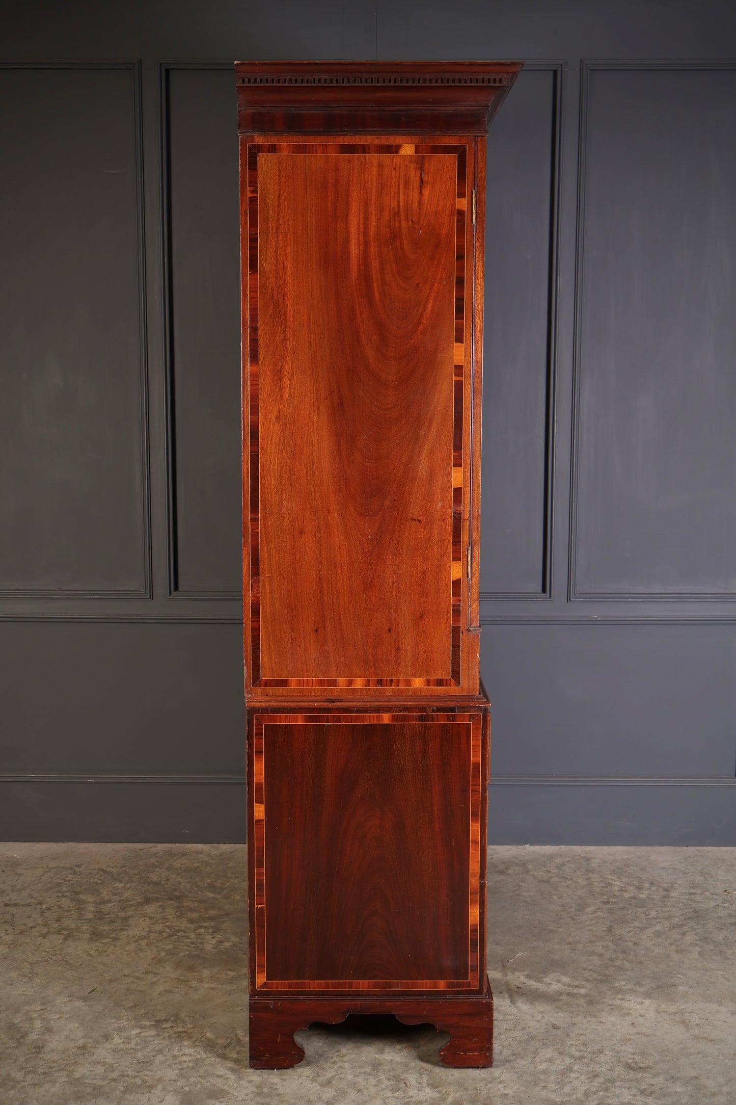 Georgian Inlaid Mahogany Gentlemans Wardrobe