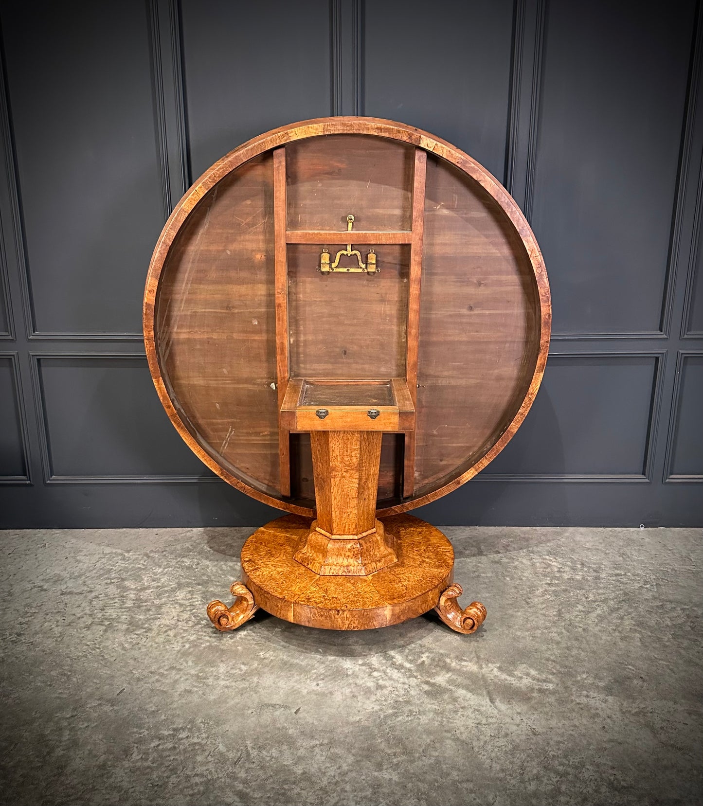 Magnificent Pollard Oak Round Breakfast Table