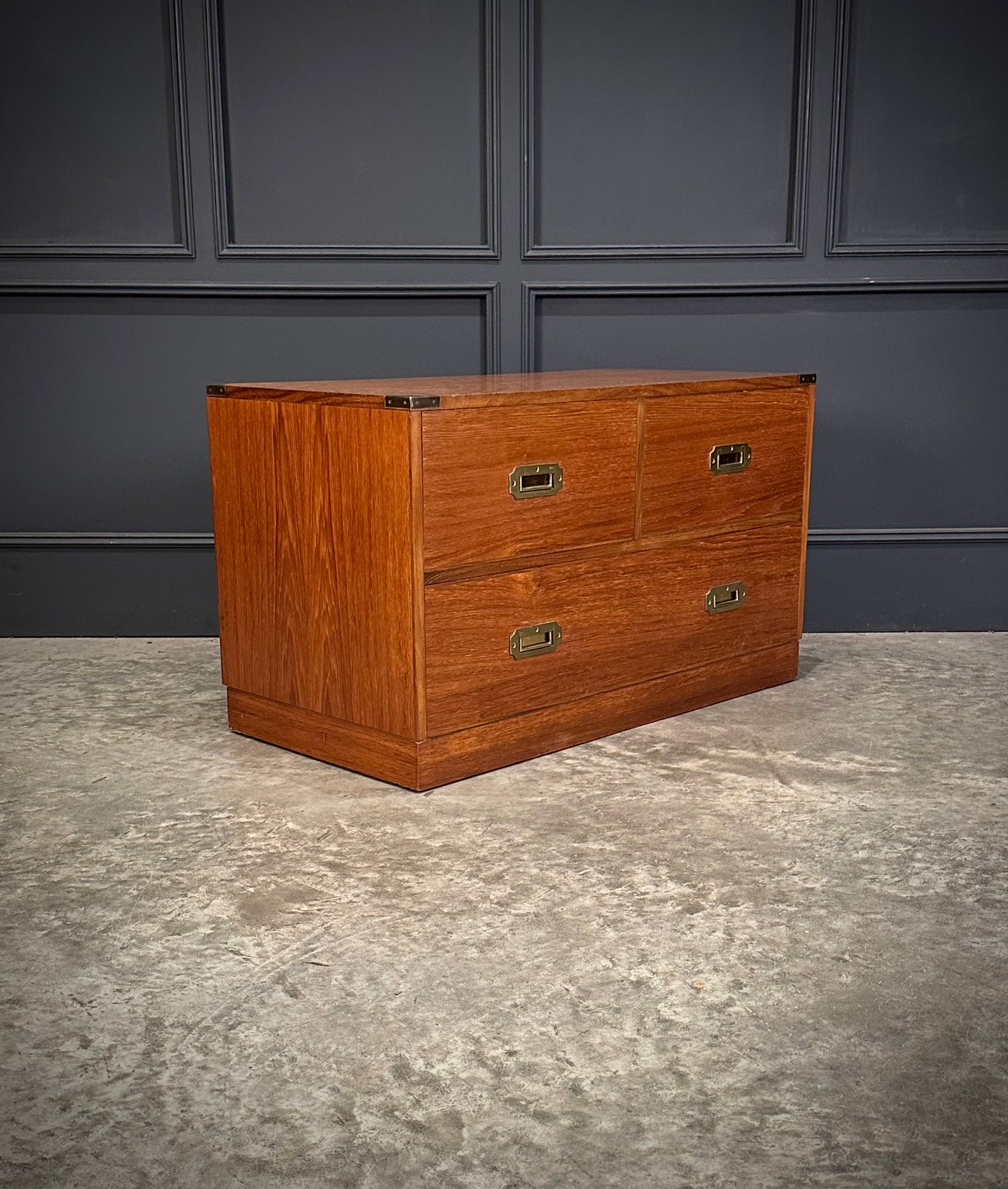Low Teak Military Campaign Chest