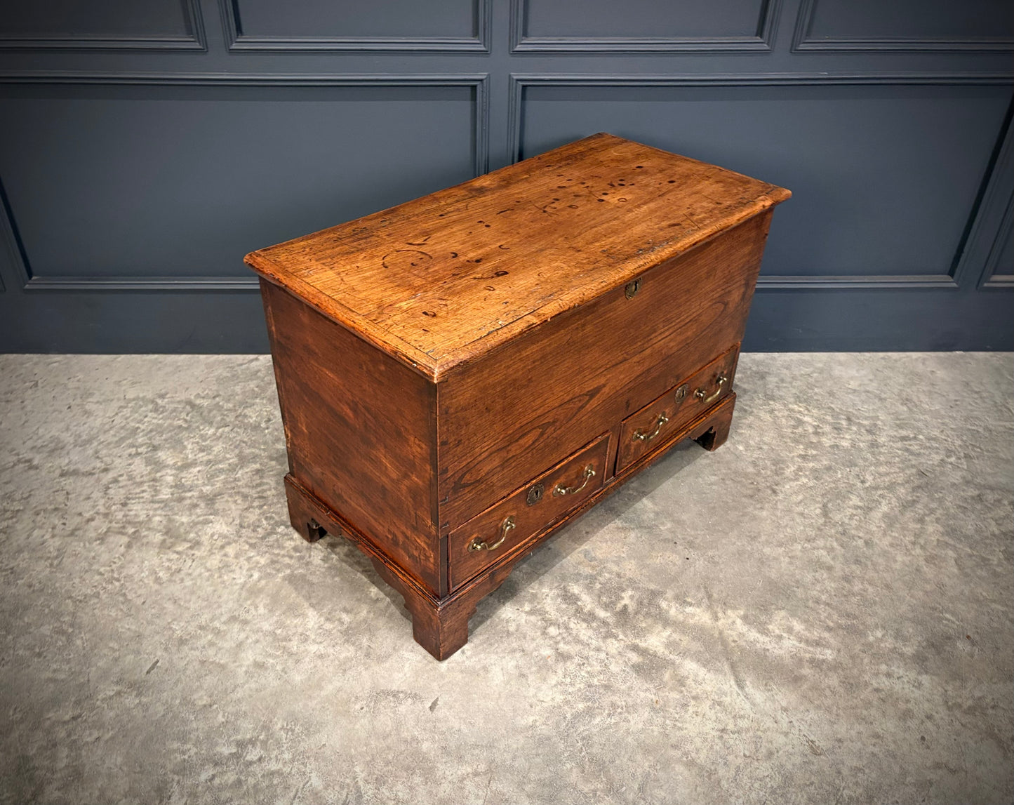 Georgian Elm Blanket Box