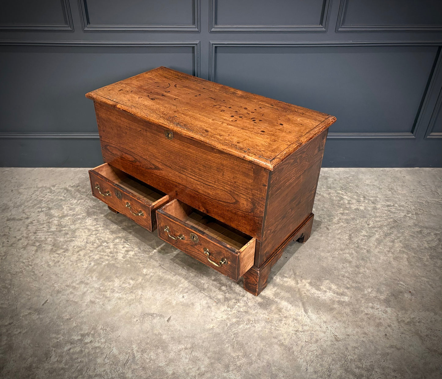 Georgian Elm Blanket Box