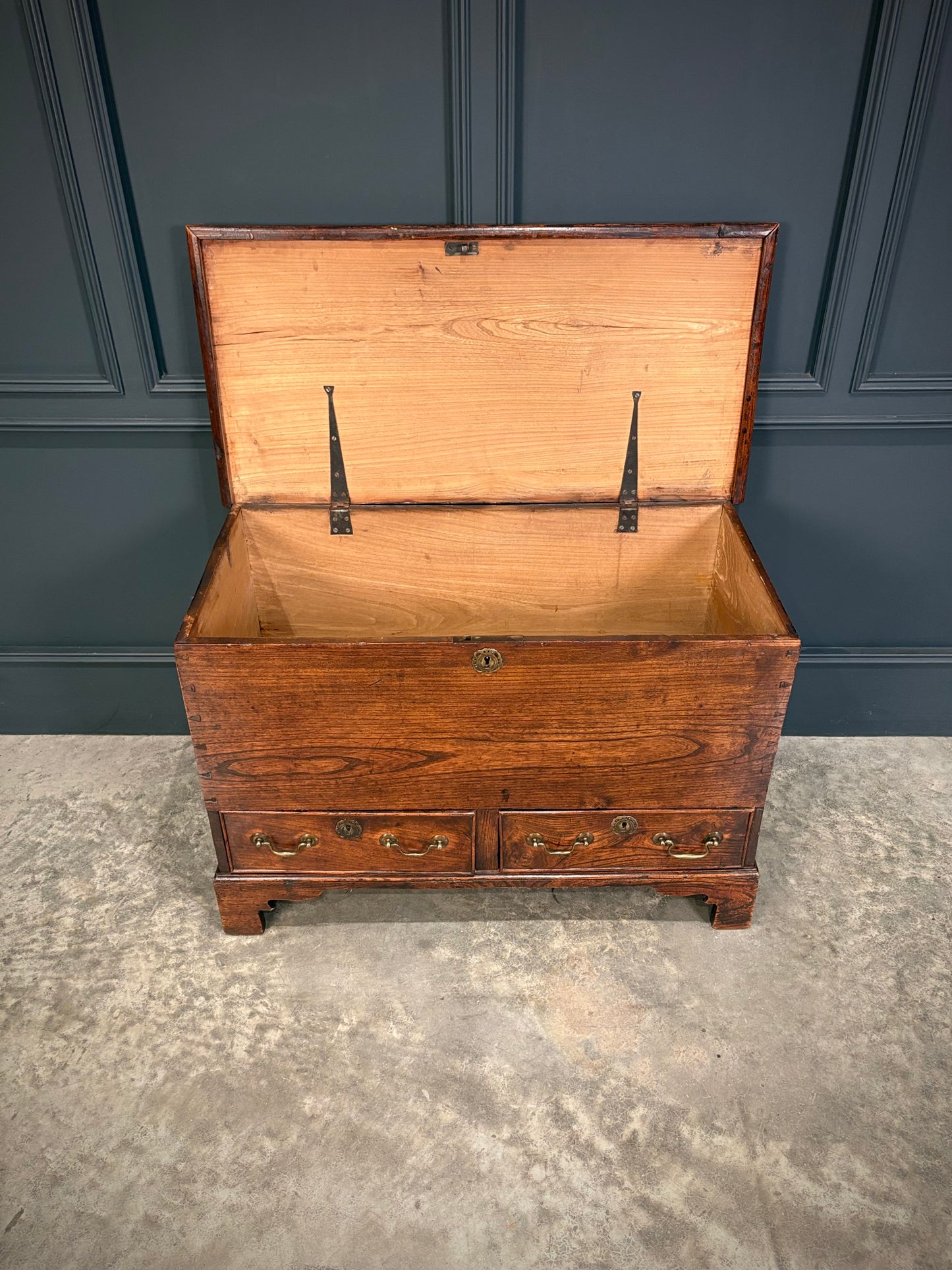 Georgian Elm Blanket Box