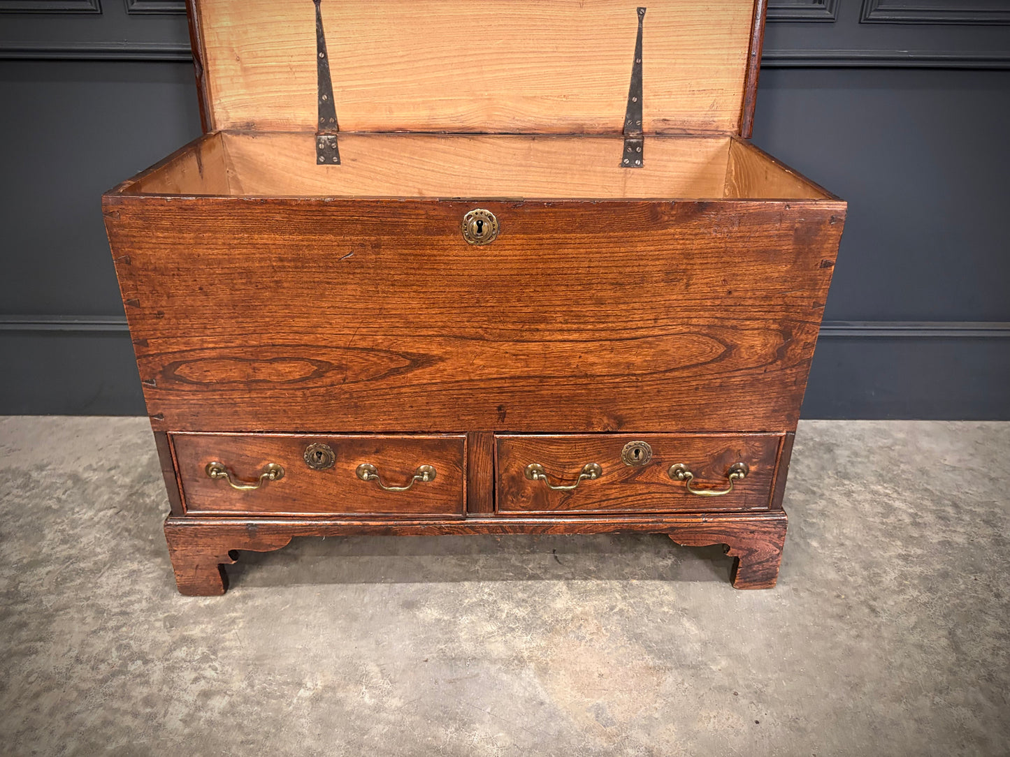 Georgian Elm Blanket Box