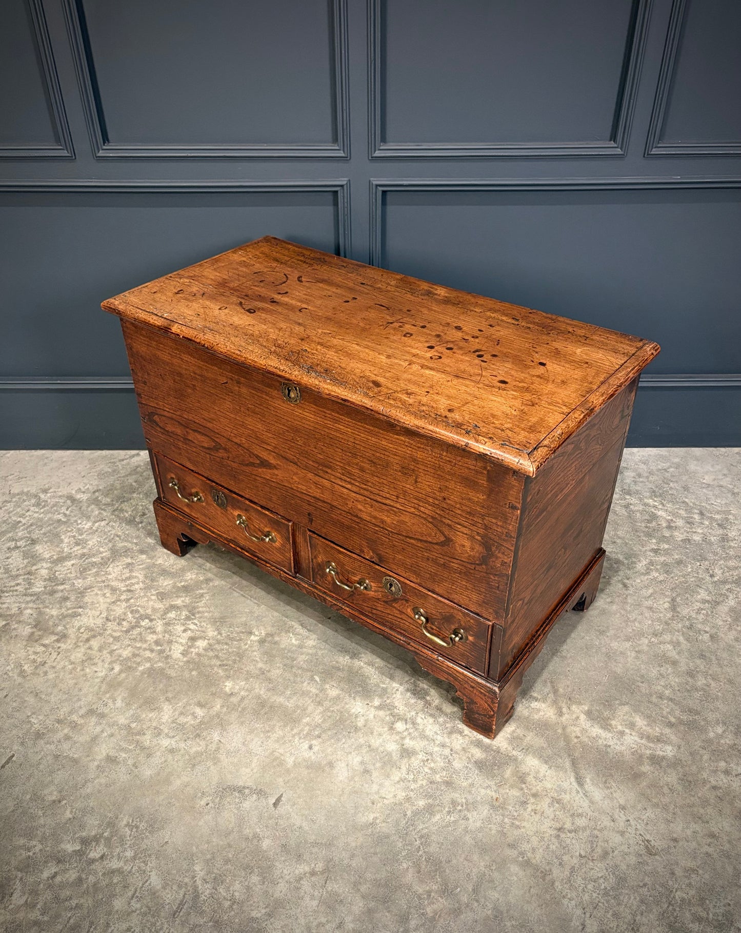 Georgian Elm Blanket Box