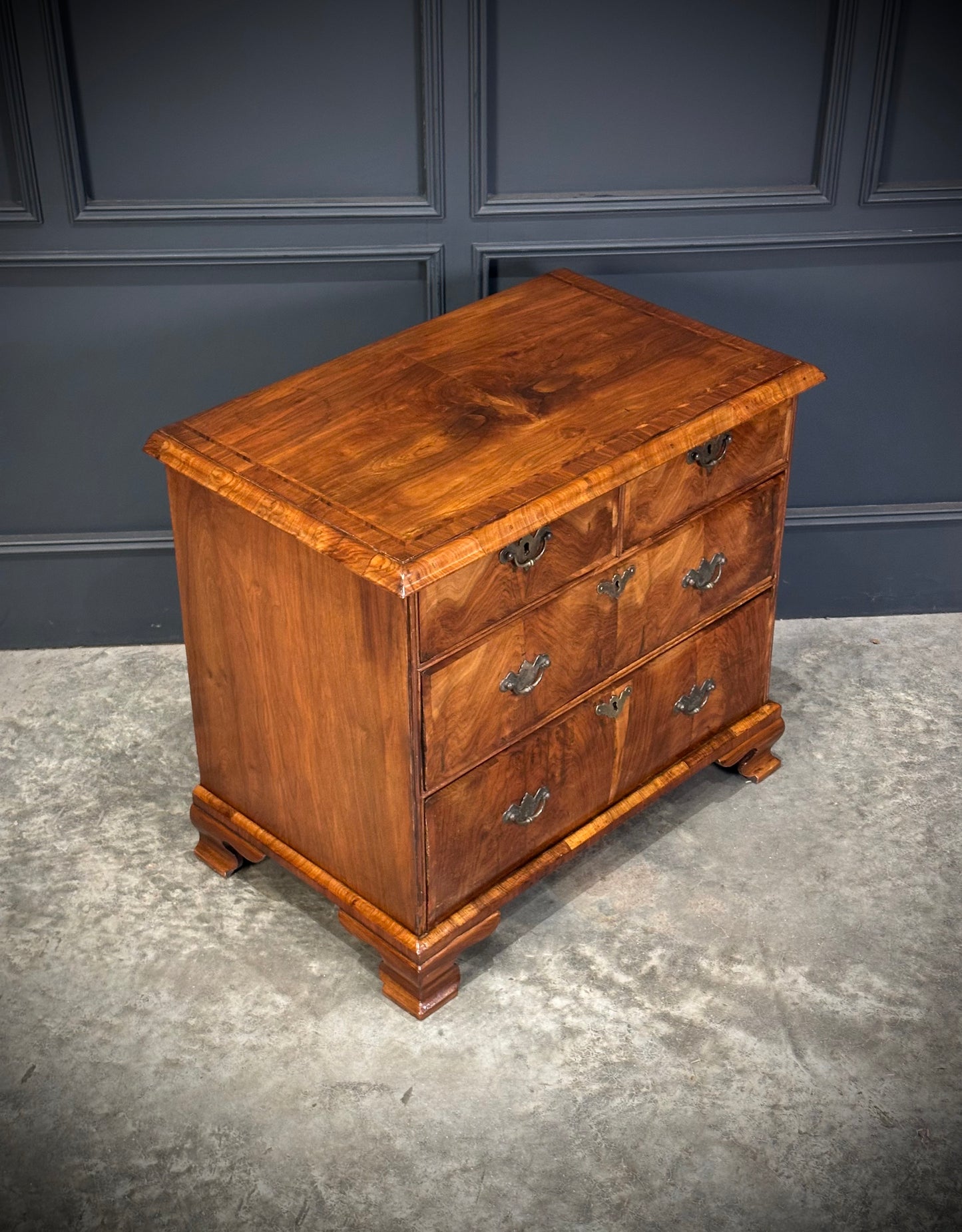18th Century Queen Anne Walnut Chest of Drawers