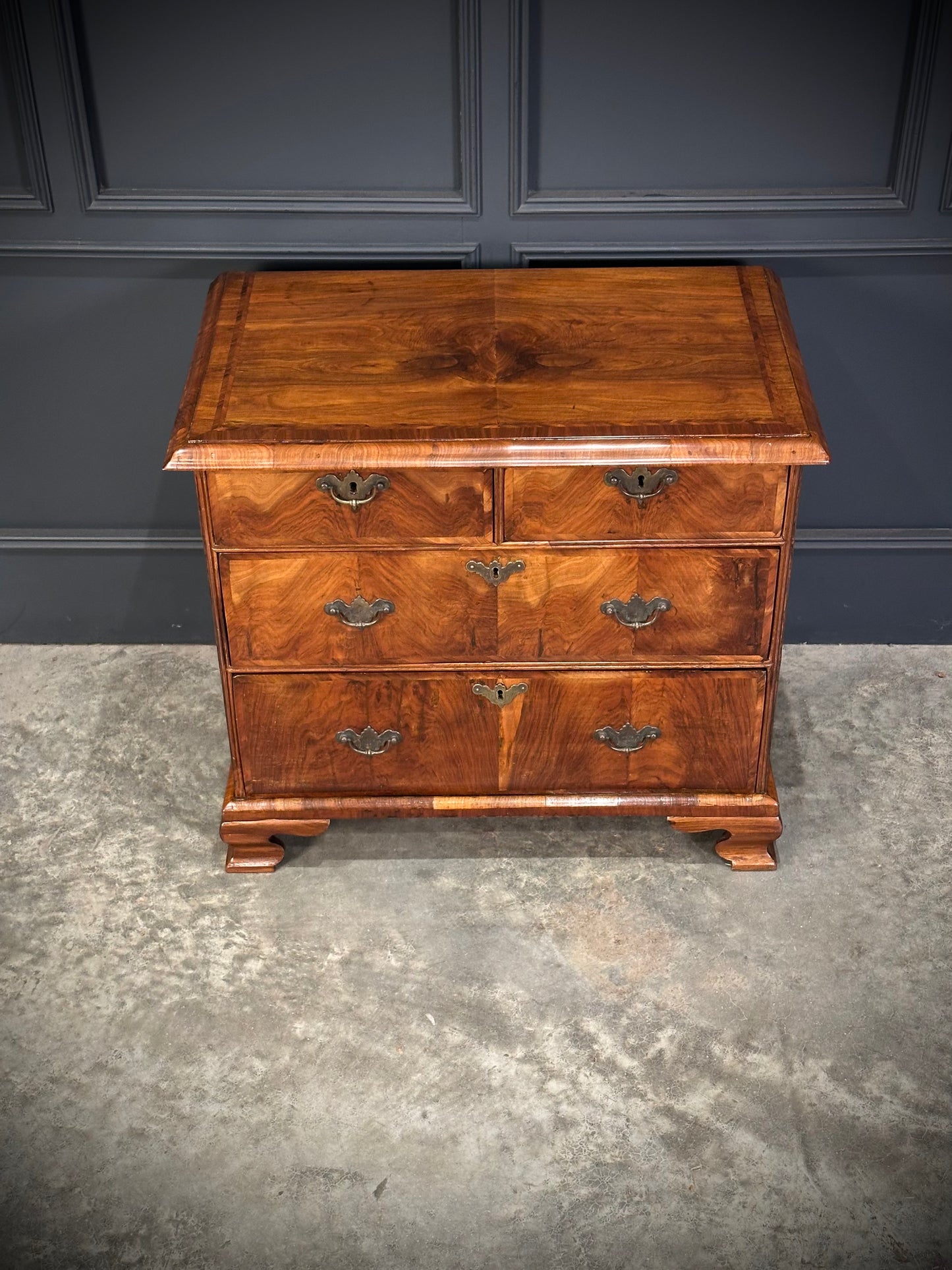 18th Century Queen Anne Walnut Chest of Drawers