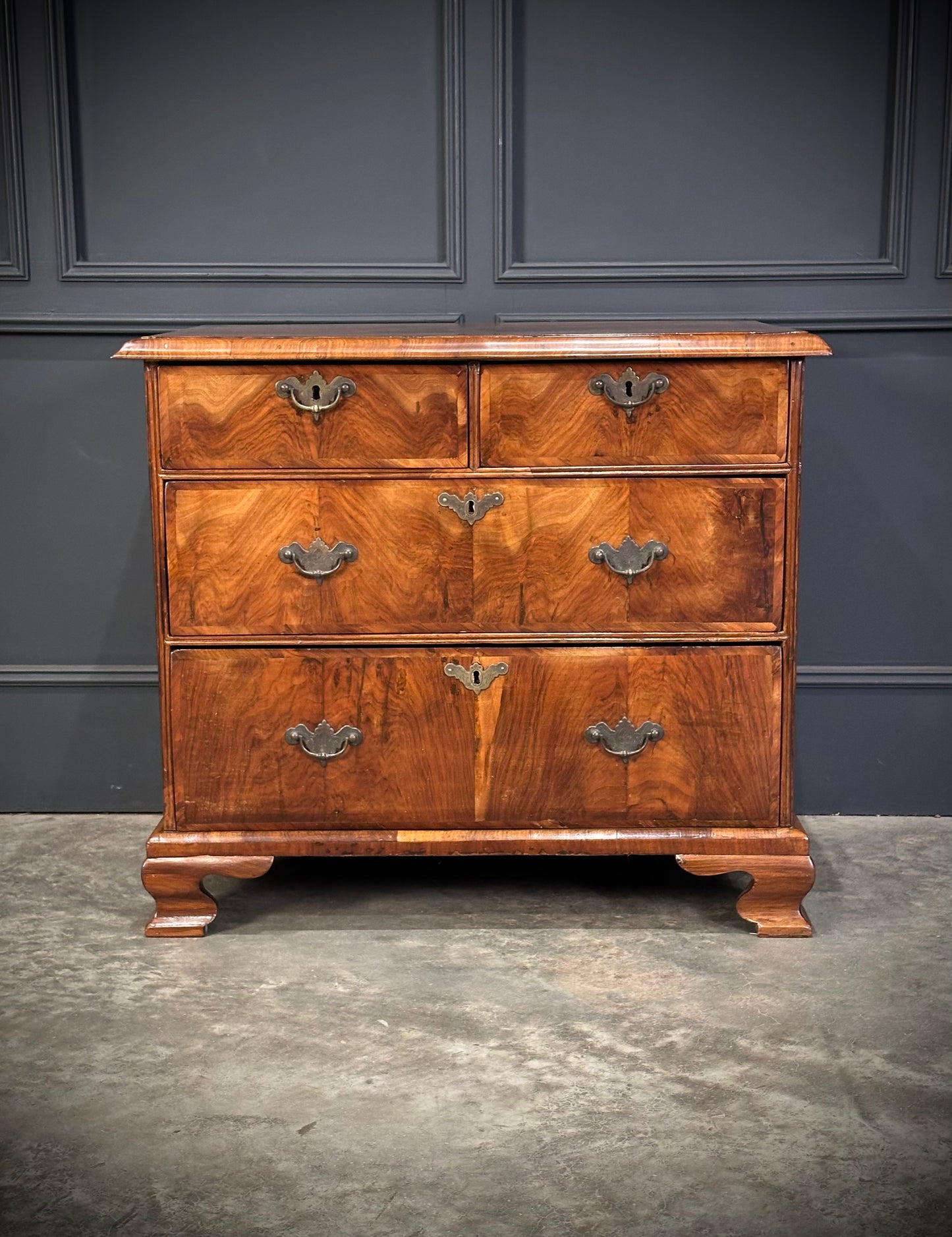 18th Century Queen Anne Walnut Chest of Drawers