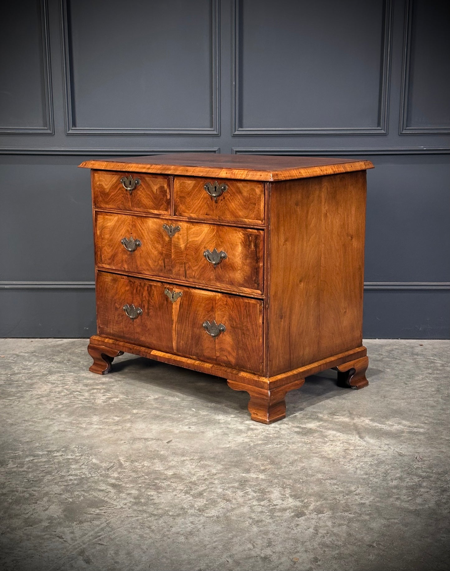 18th Century Queen Anne Walnut Chest of Drawers