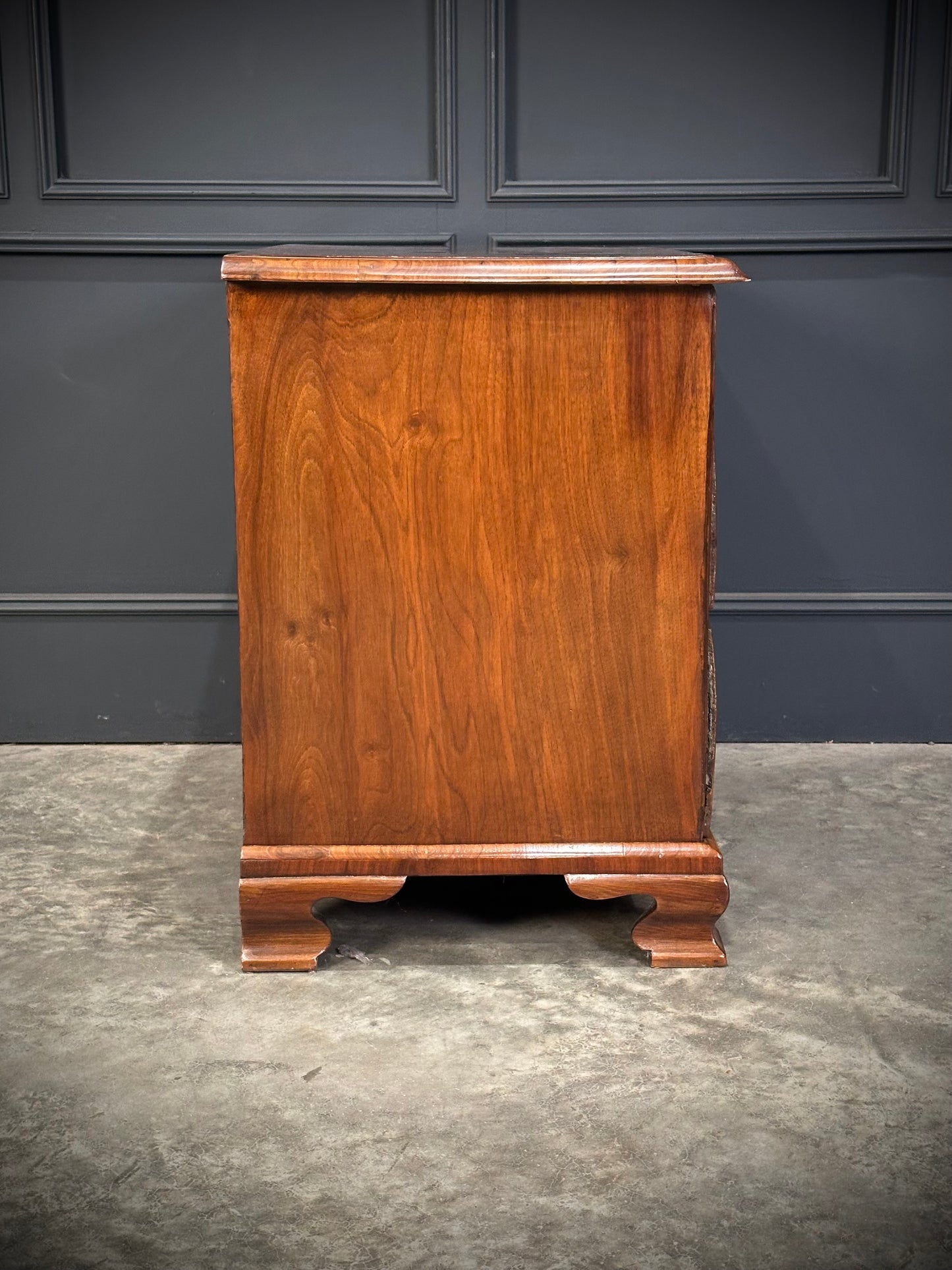 18th Century Queen Anne Walnut Chest of Drawers