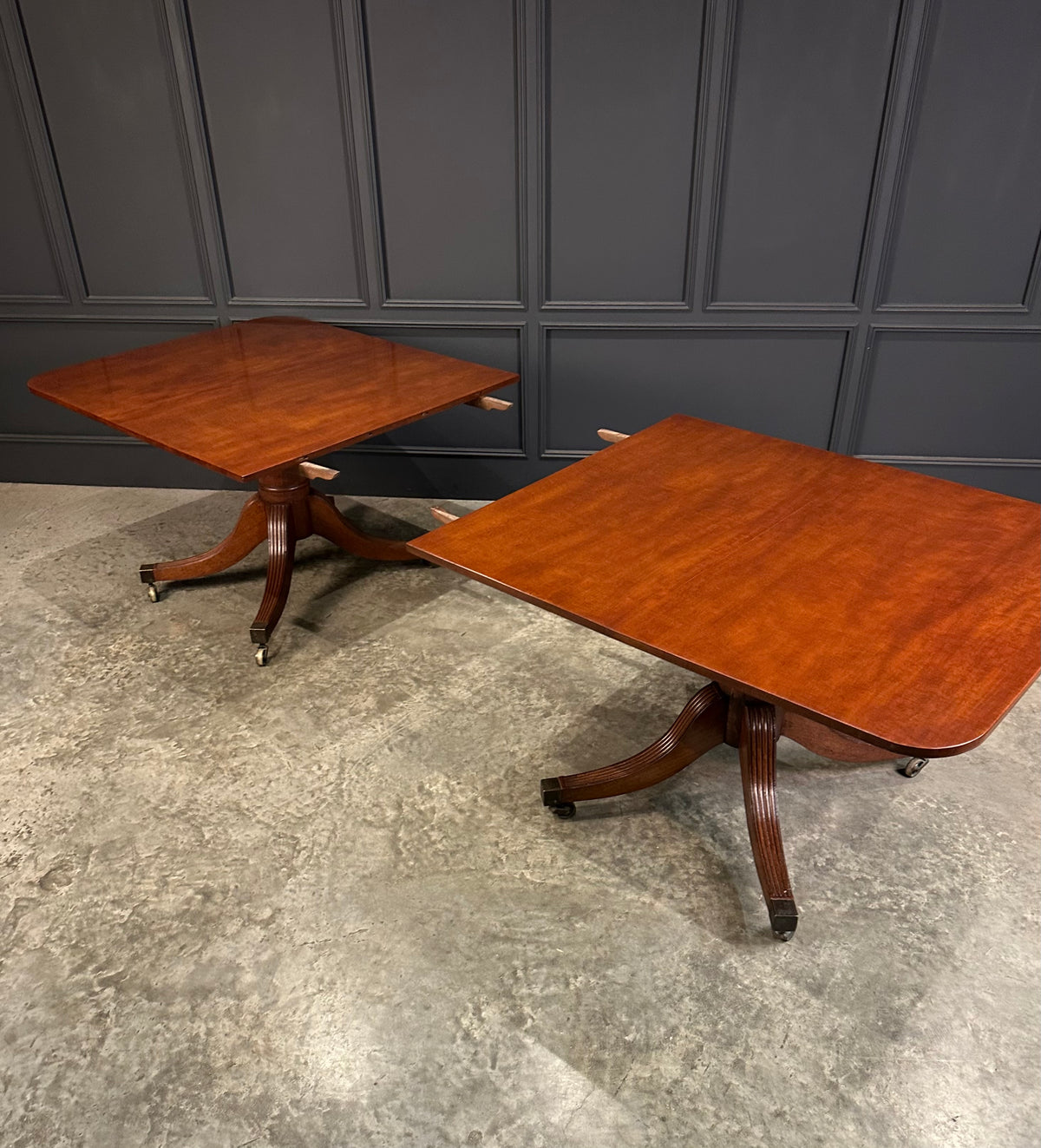 Mahogany Twin Pillar Extending Dining Table