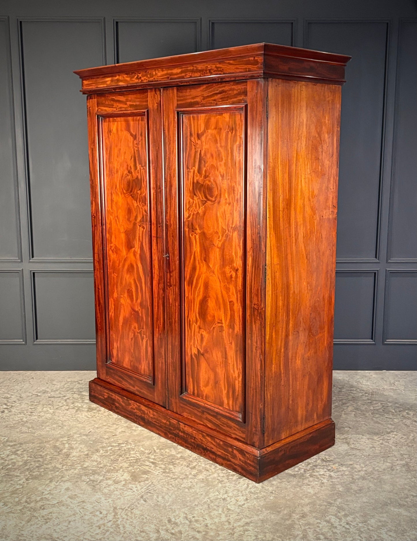 William IV Mahogany Wardrobe