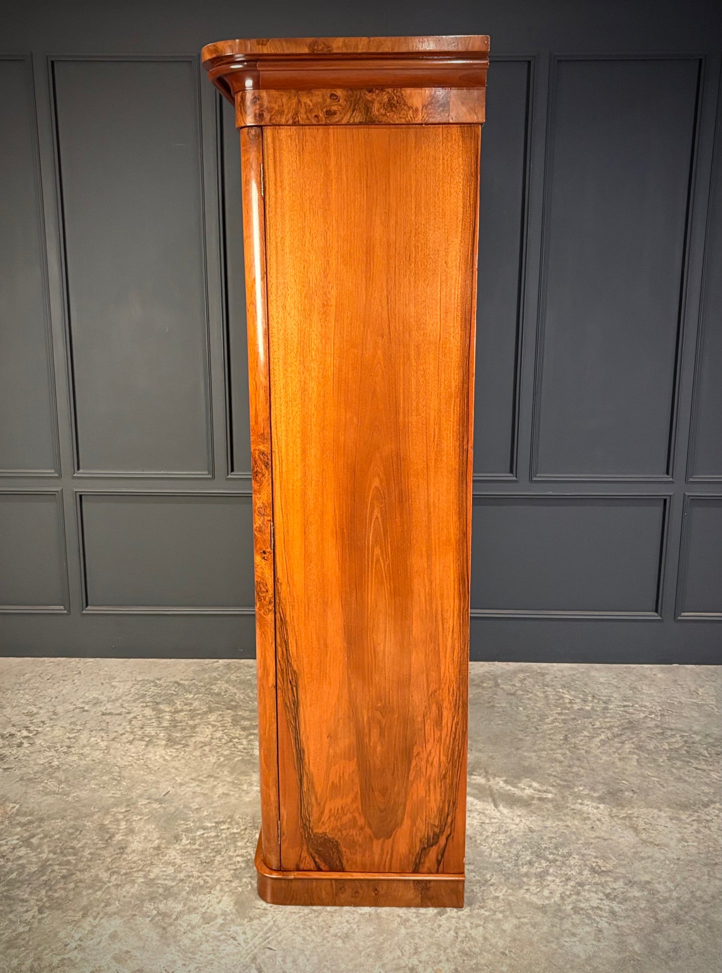 Superb Victorian Figured Walnut Wardrobe