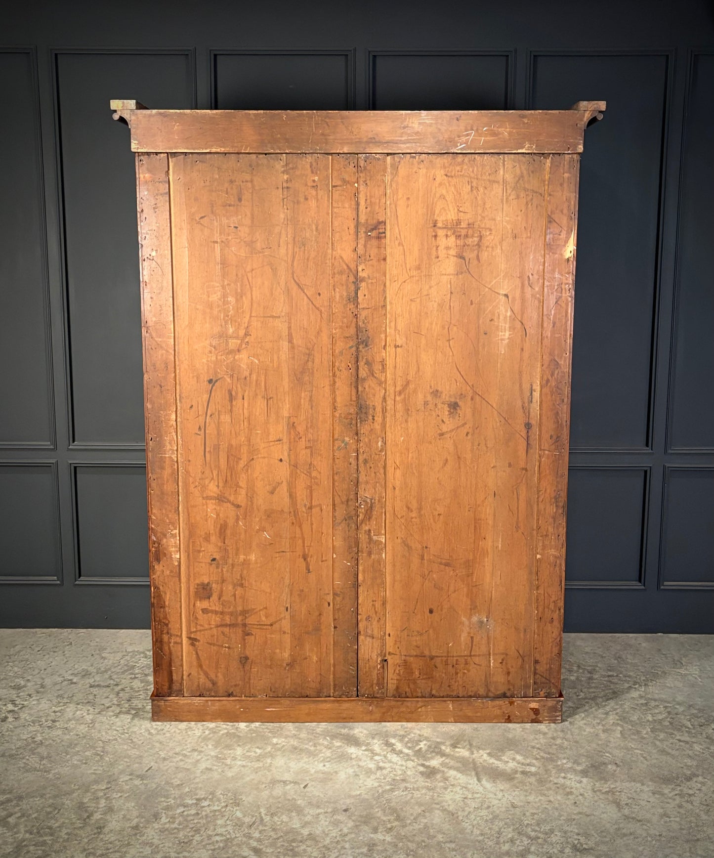 Superb Victorian Figured Walnut Wardrobe