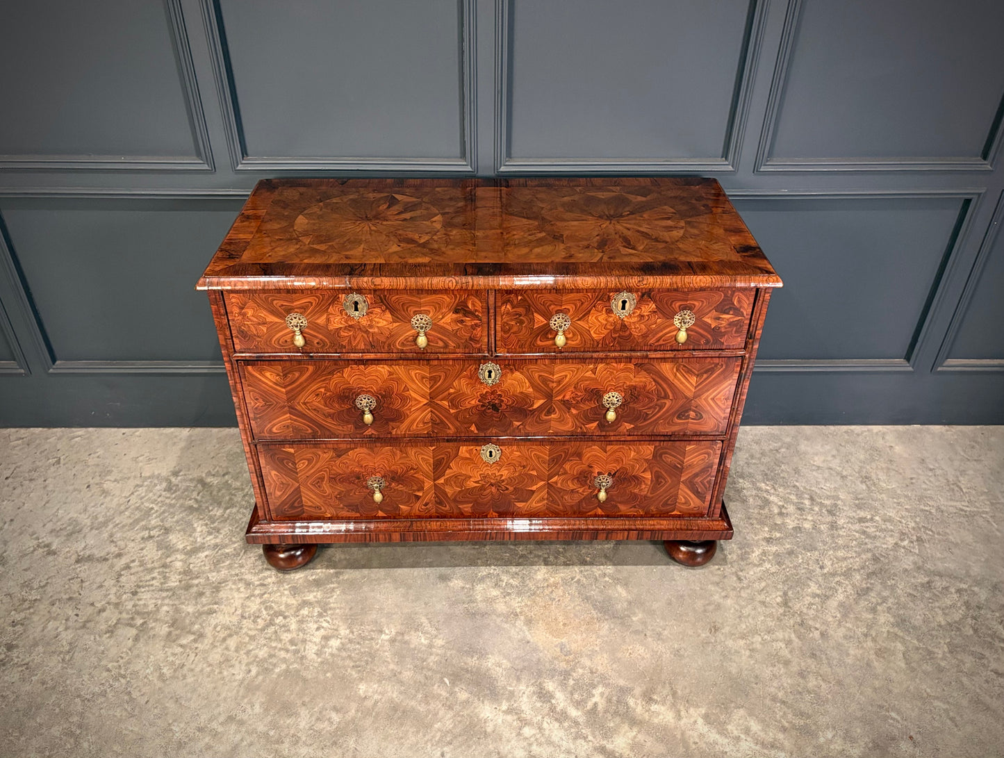 17th Century Kingwood Oyster Veneered Chest