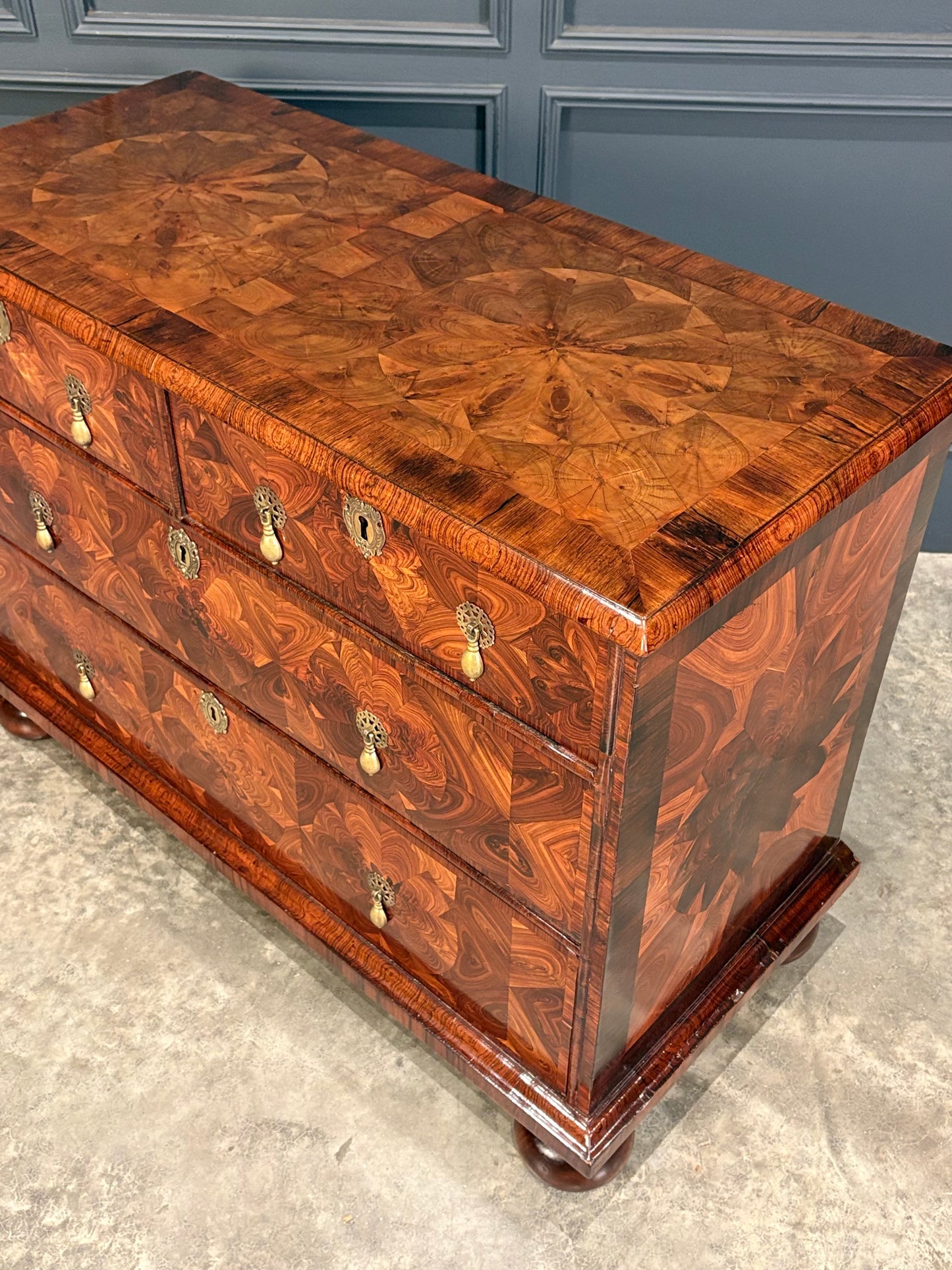 17th Century Kingwood Oyster Veneered Chest