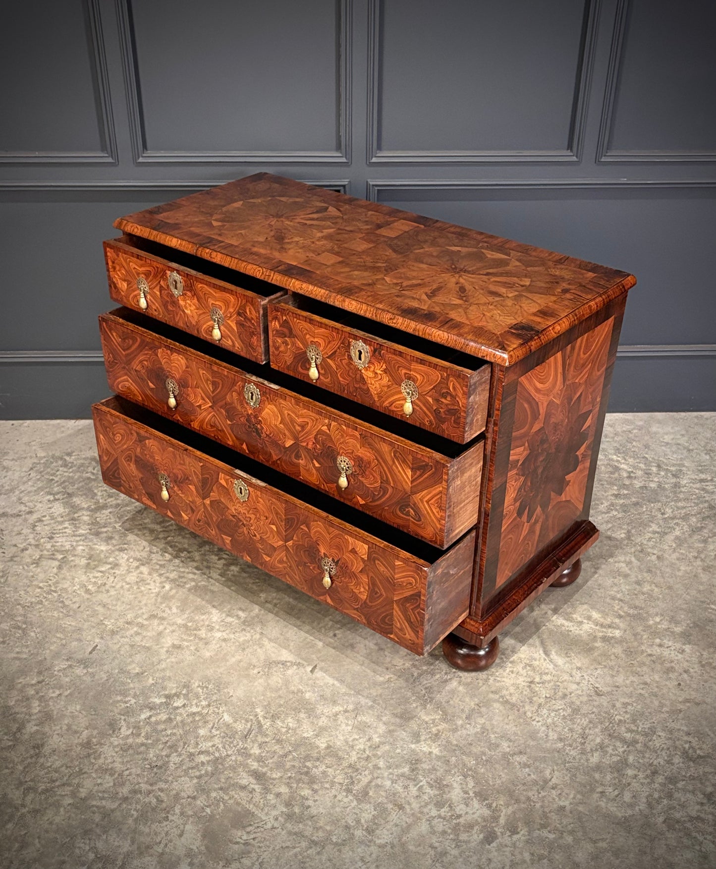 17th Century Kingwood Oyster Veneered Chest