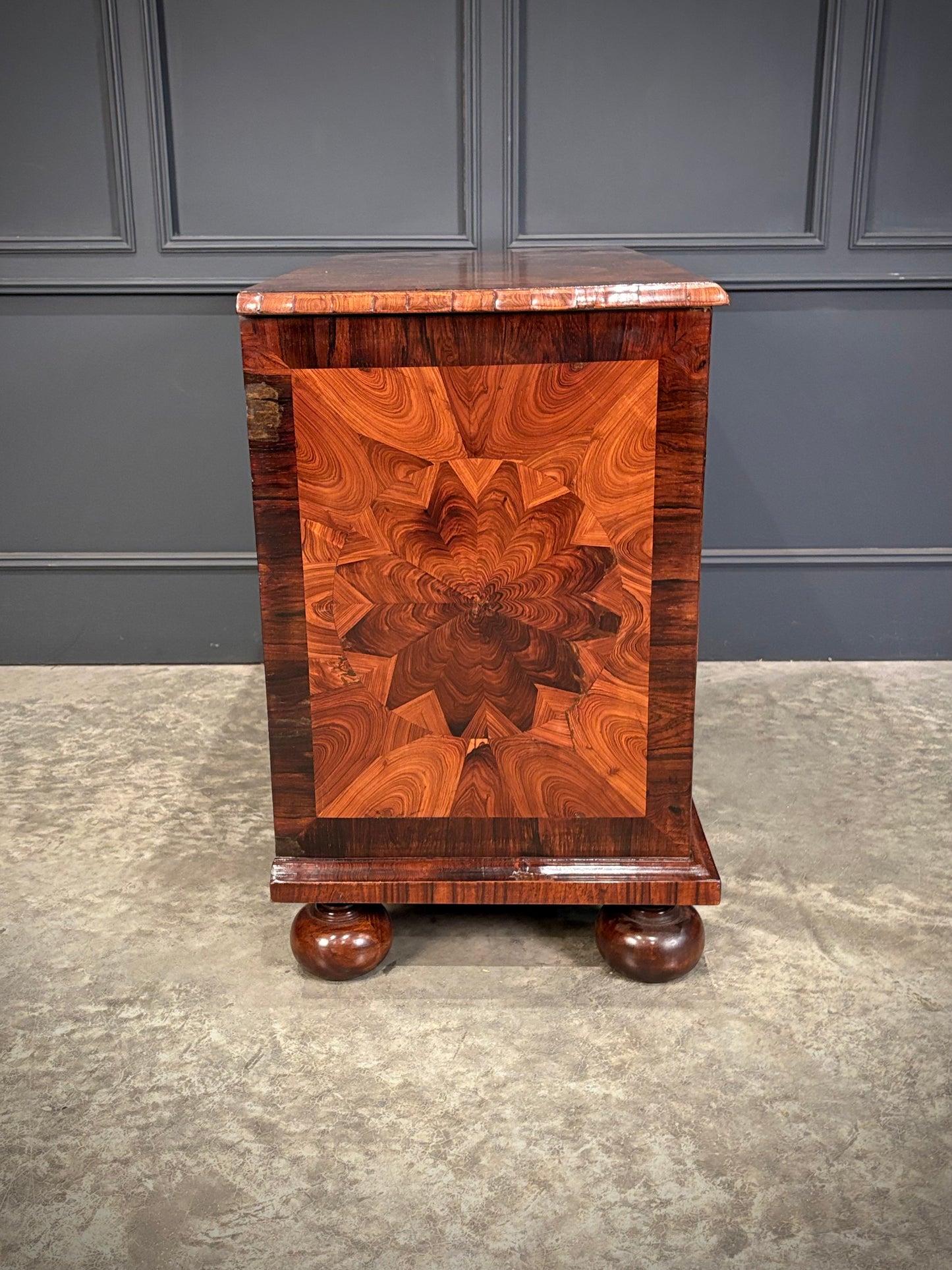 17th Century Kingwood Oyster Veneered Chest