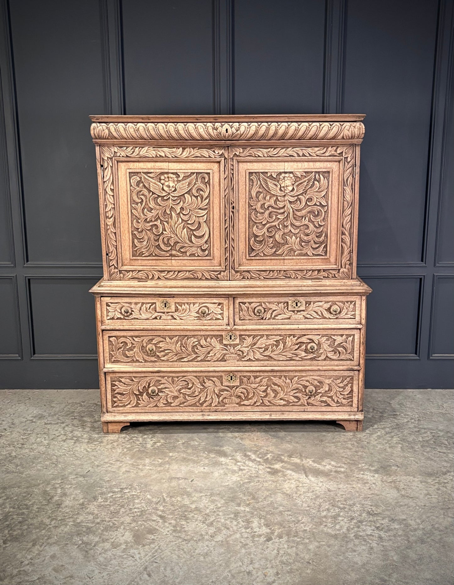 18th Century Carved Oak Cupboard on Chest