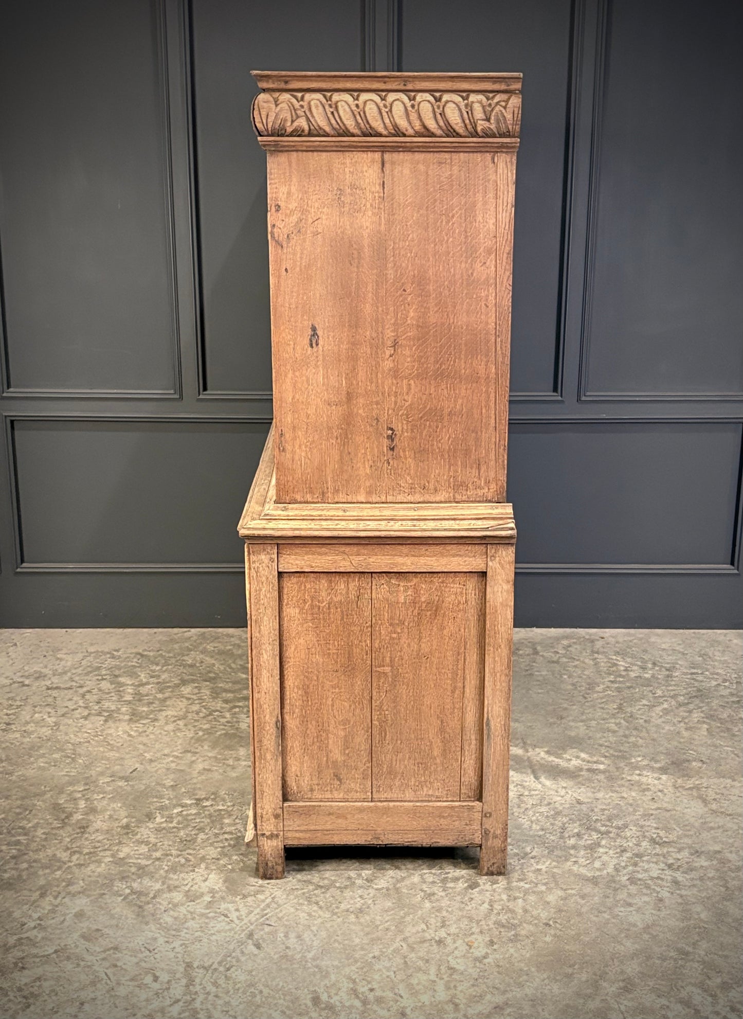 18th Century Carved Oak Cupboard on Chest