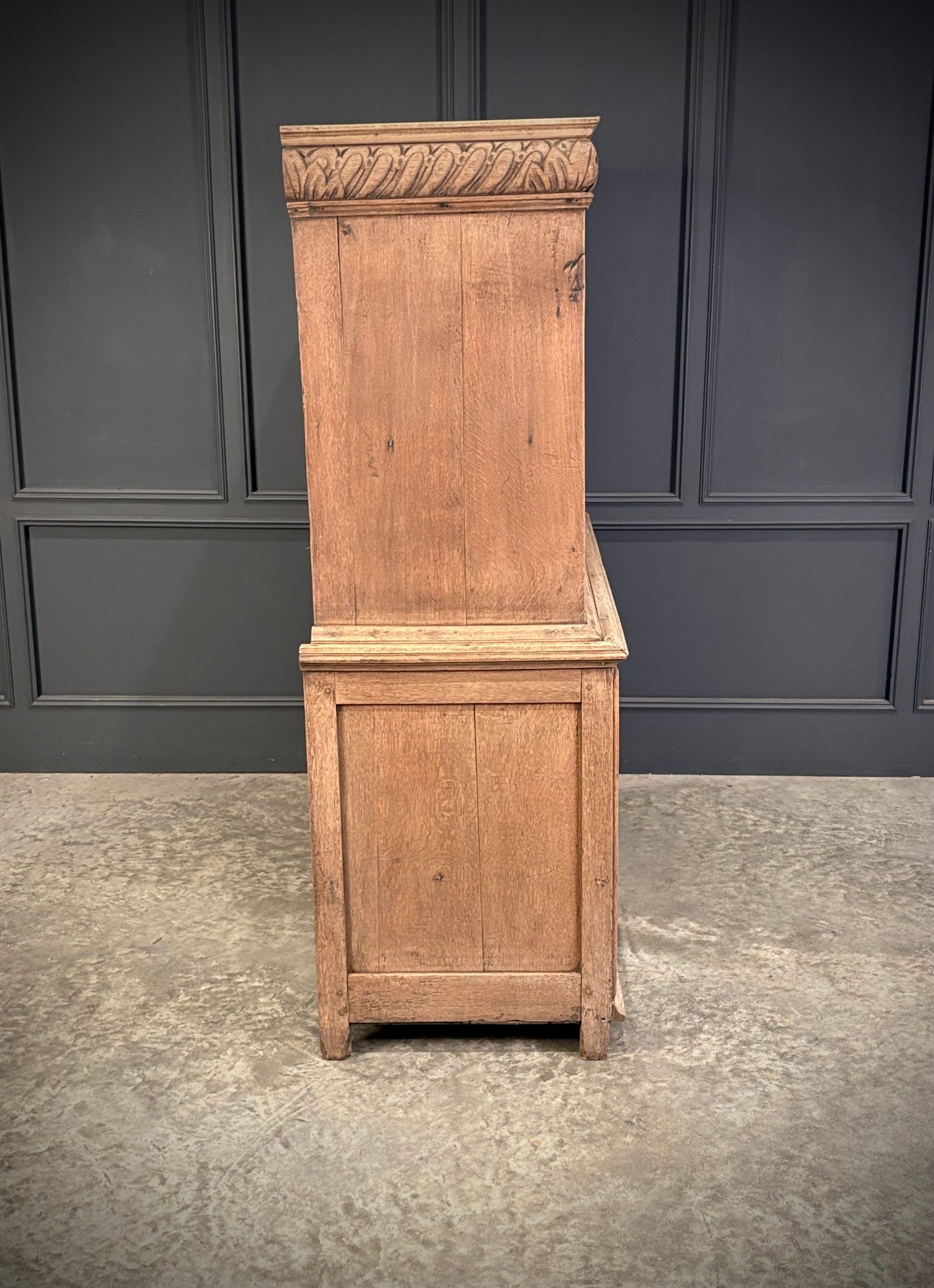 18th Century Carved Oak Cupboard on Chest