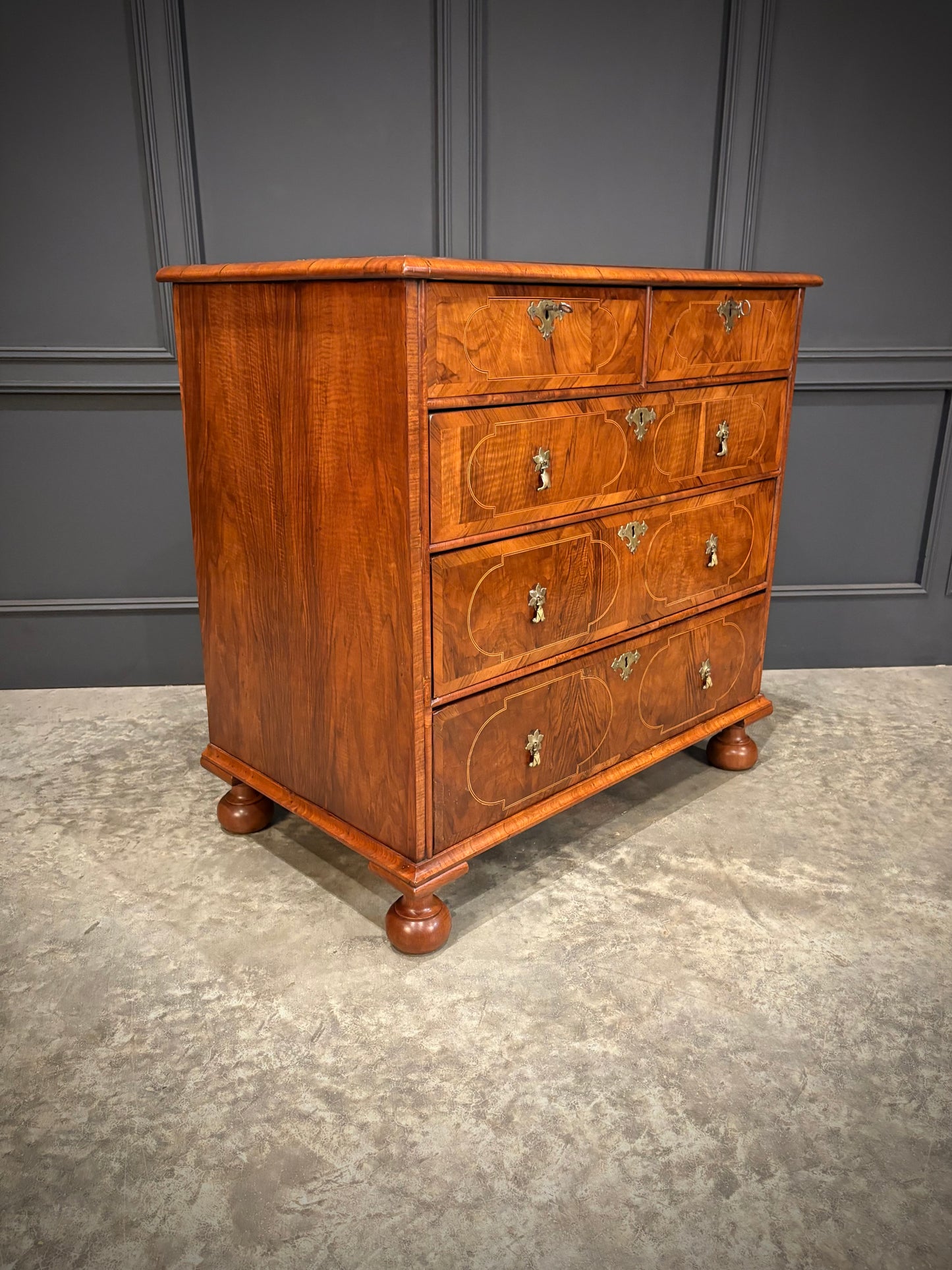 Fine William & Mary Walnut Chest of Drawers