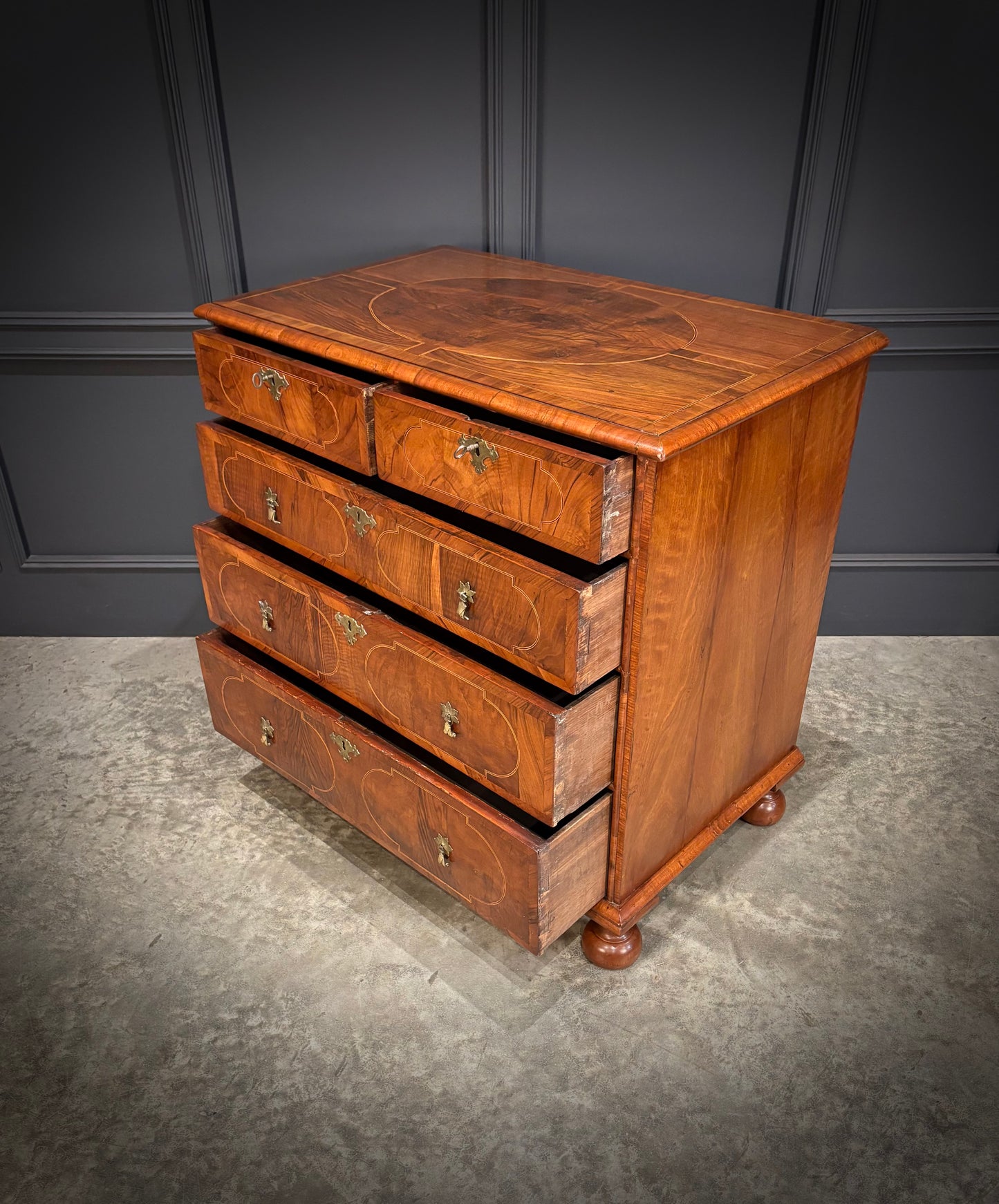 Fine William & Mary Walnut Chest of Drawers
